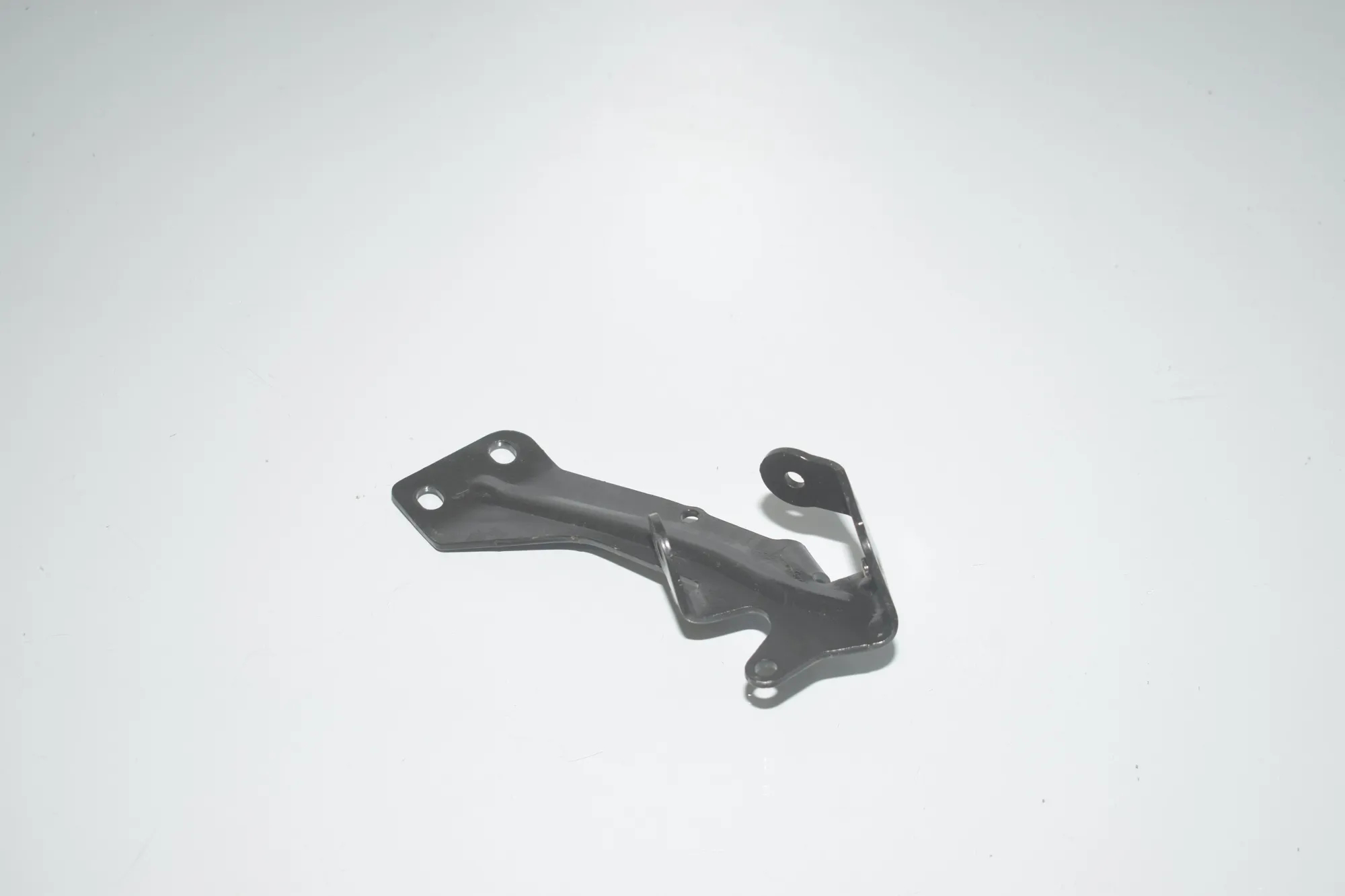 Bracket – OEM 8647979 · BMW 3 Touring (G21) (2019 - -) 330 e Plug-in-Hybrid 2021 – 3