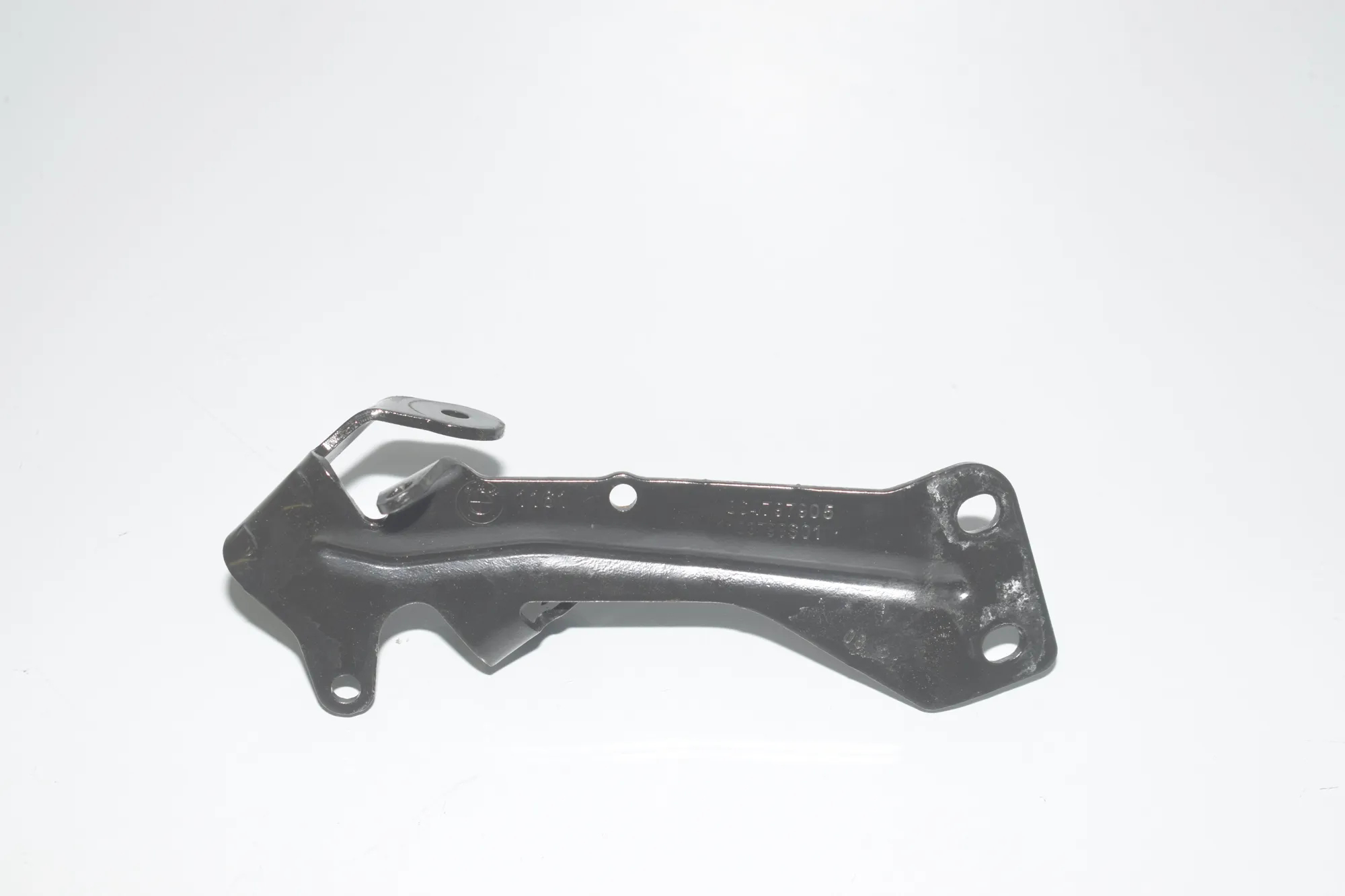 Bracket – OEM 8647979 · BMW 3 Touring (G21) (2019 - -) 330 e Plug-in-Hybrid 2021