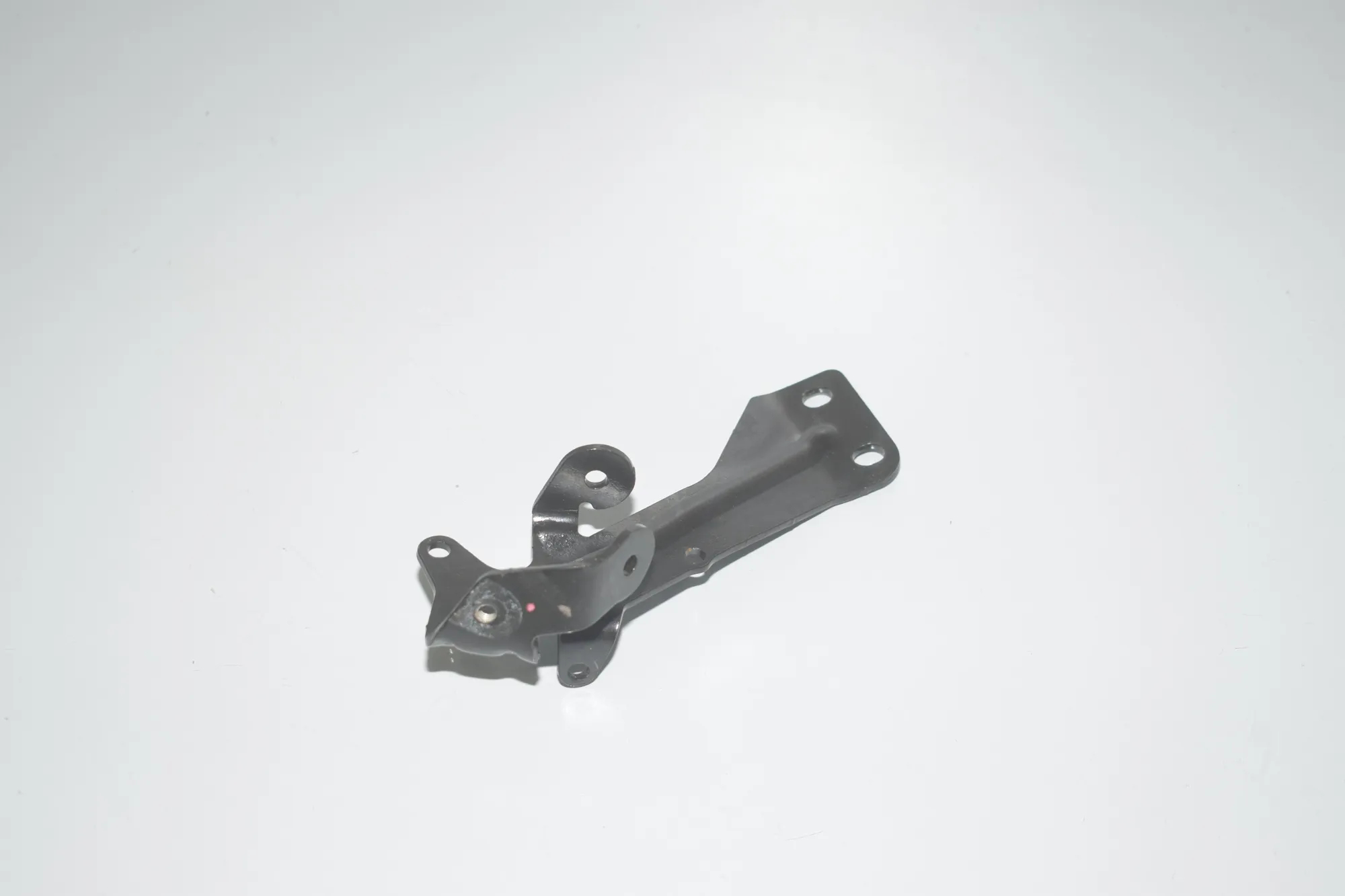 Bracket – OEM 8647979 · BMW 3 Touring (G21) (2019 - -) 330 e Plug-in-Hybrid 2021 – 2