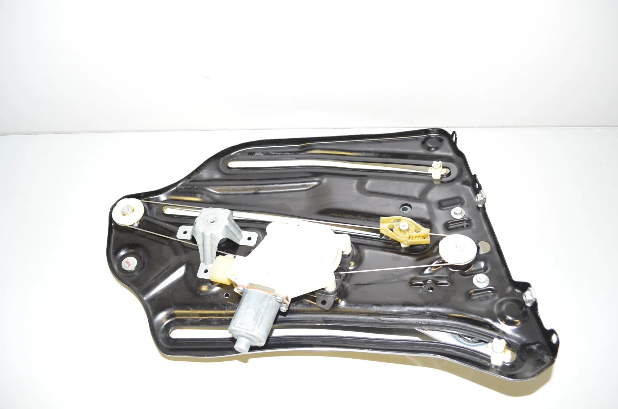 Rear Left Window Regulator – OEM 7363857 · BMW 2 Cabrio (F23) 220 i 2017 – 3