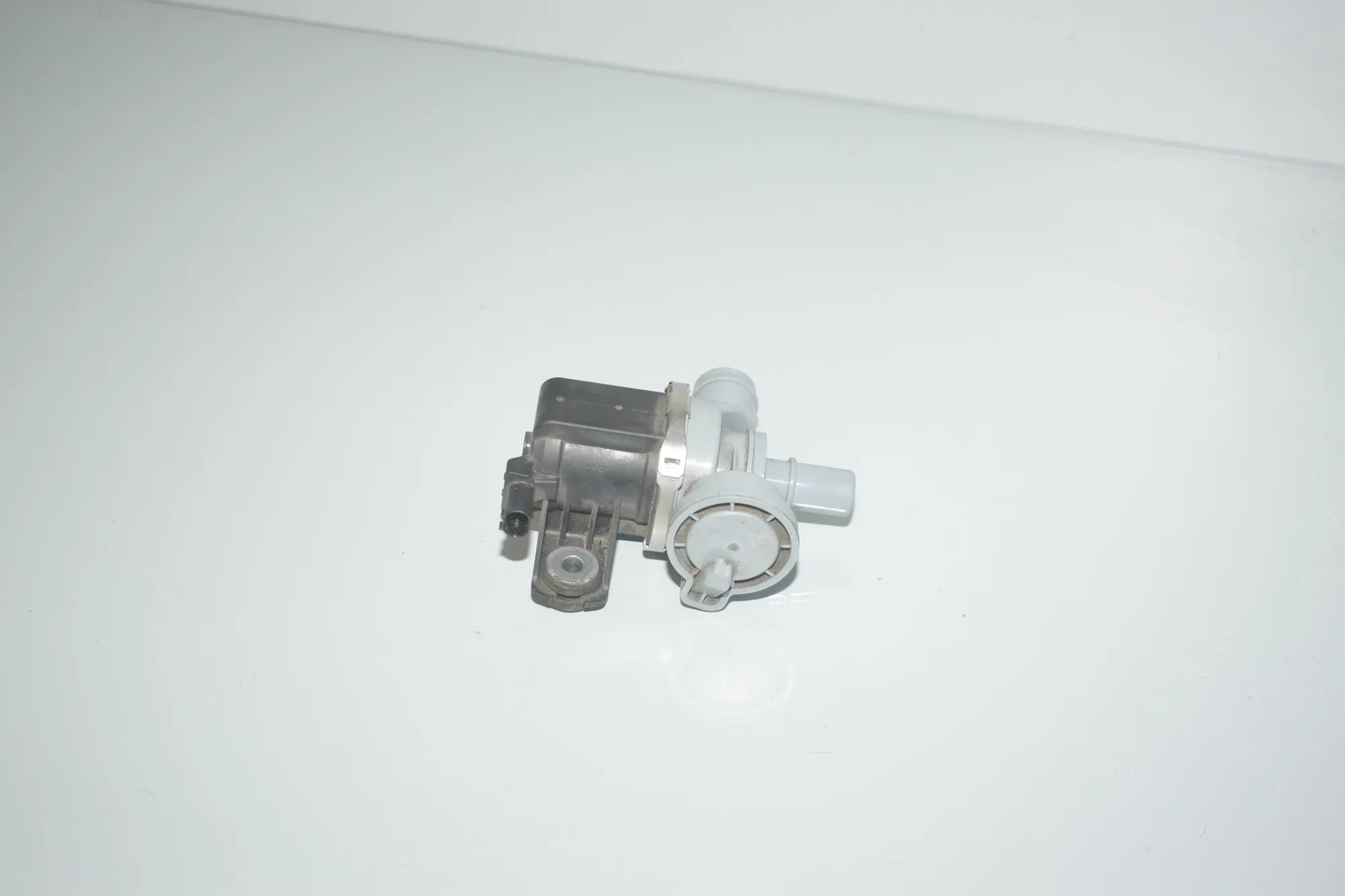 Solenoid Valve – OEM 7441833 · BMW 3 Touring (G21) (2019 - -) 330 e Plug-in-Hybrid 2021 – 2