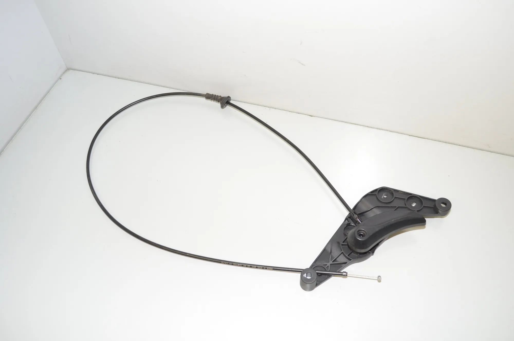 Bonnet Release Handle – OEM 9114002 · BMW 5 Touring (F11) 530 d xDrive 2011 – 2