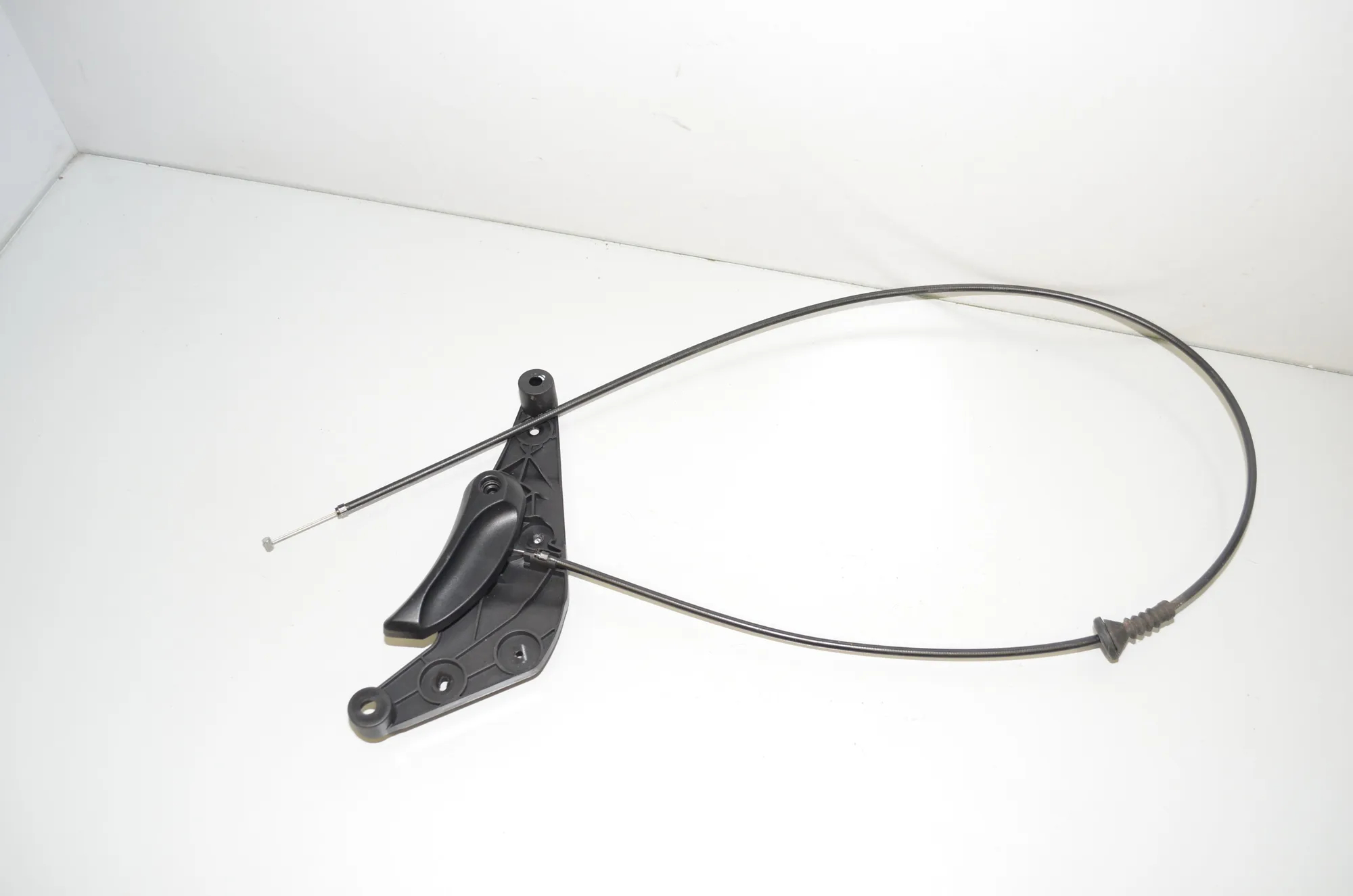 Bonnet Release Handle – OEM 9114002 · BMW 5 Touring (F11) 530 d xDrive 2011
