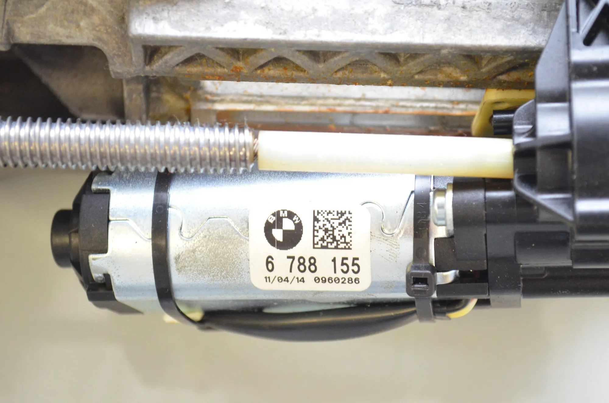 Steering Wheel Adjustment Mechanism – OEM 6788155 · BMW 5 Touring (F11) 530 d xDrive 2011 – 5