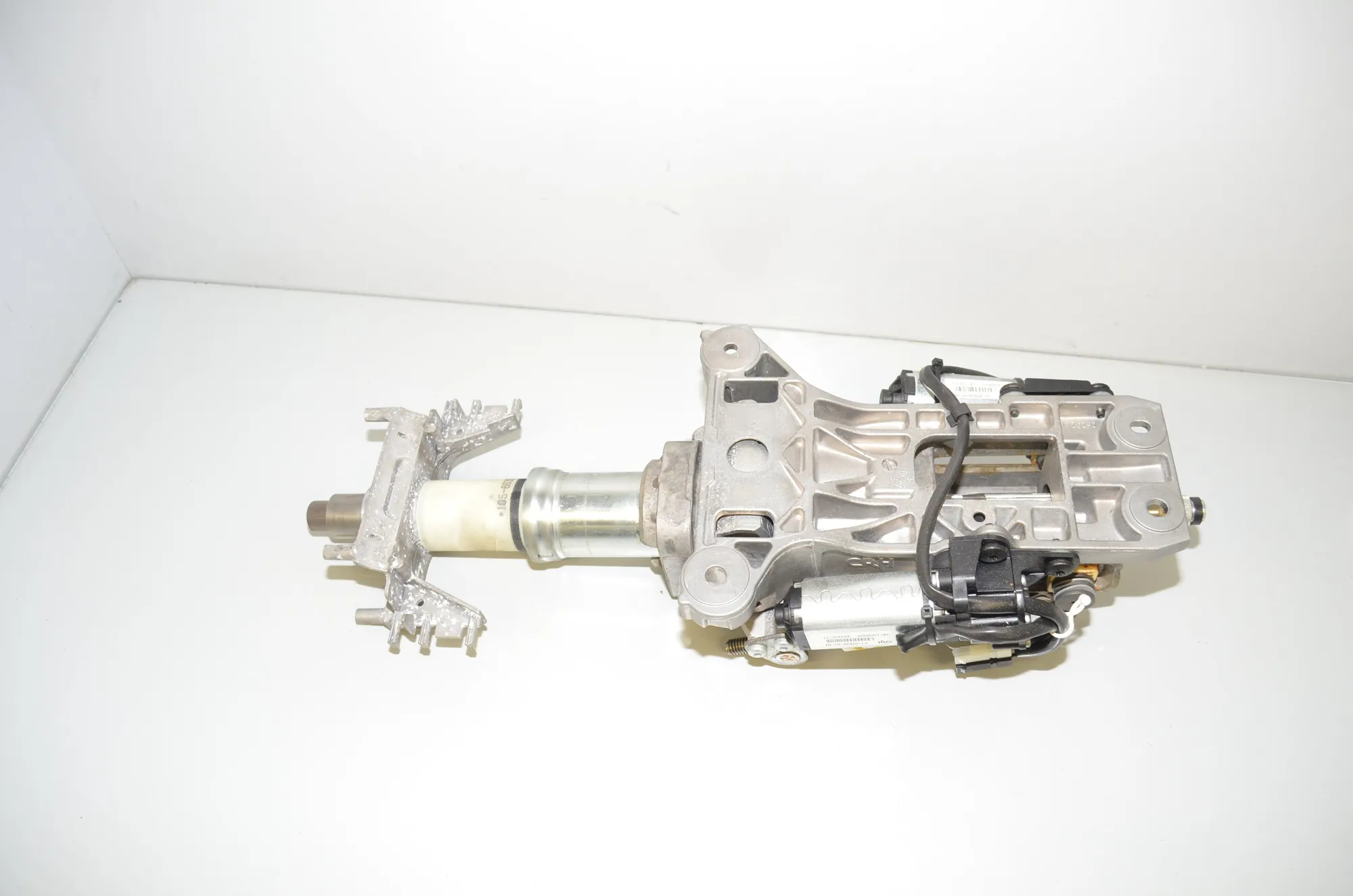 Steering Wheel Adjustment Mechanism – OEM 6788155 · BMW 5 Touring (F11) 530 d xDrive 2011 – 4