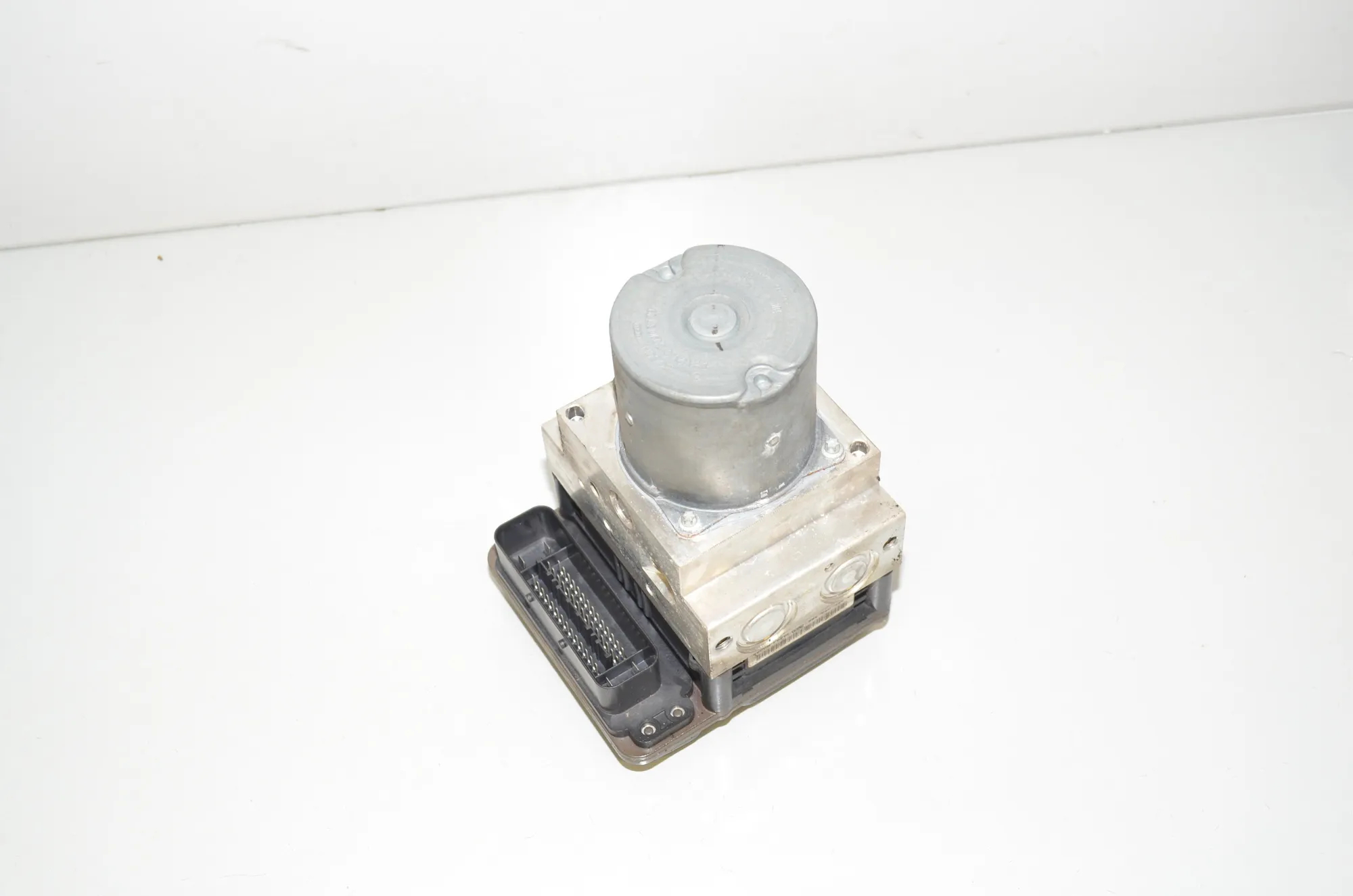 ABS Pump – OEM 6799248 · BMW 5 Touring (F11) 530 d xDrive 2011