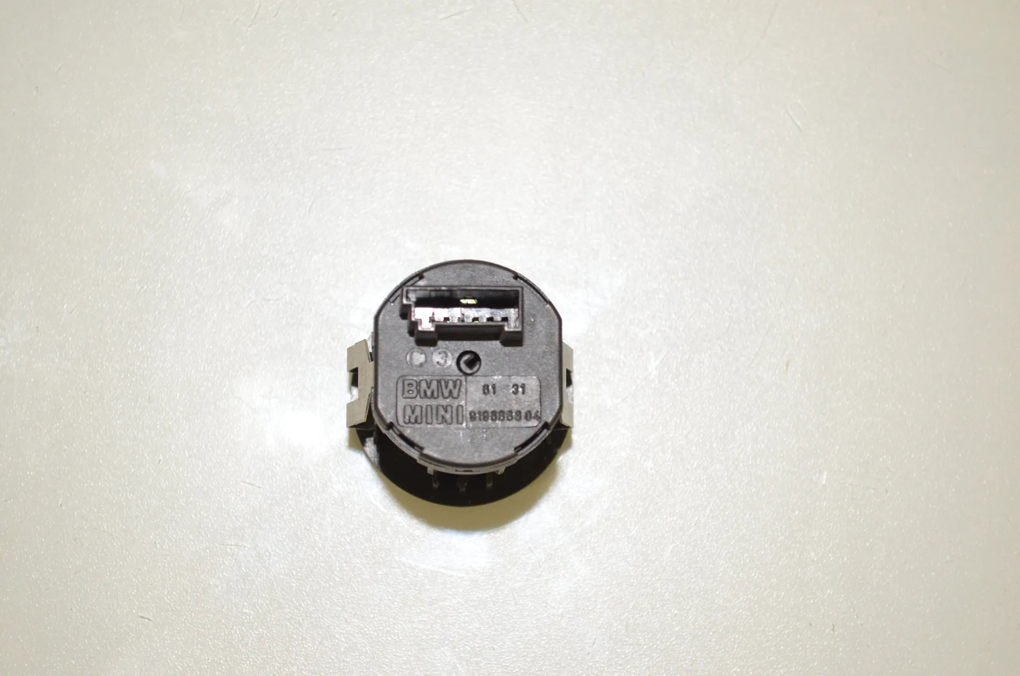 SRS Switch – OEM 9196886 · BMW 5 Touring (F11) 530 d xDrive 2011 – 4