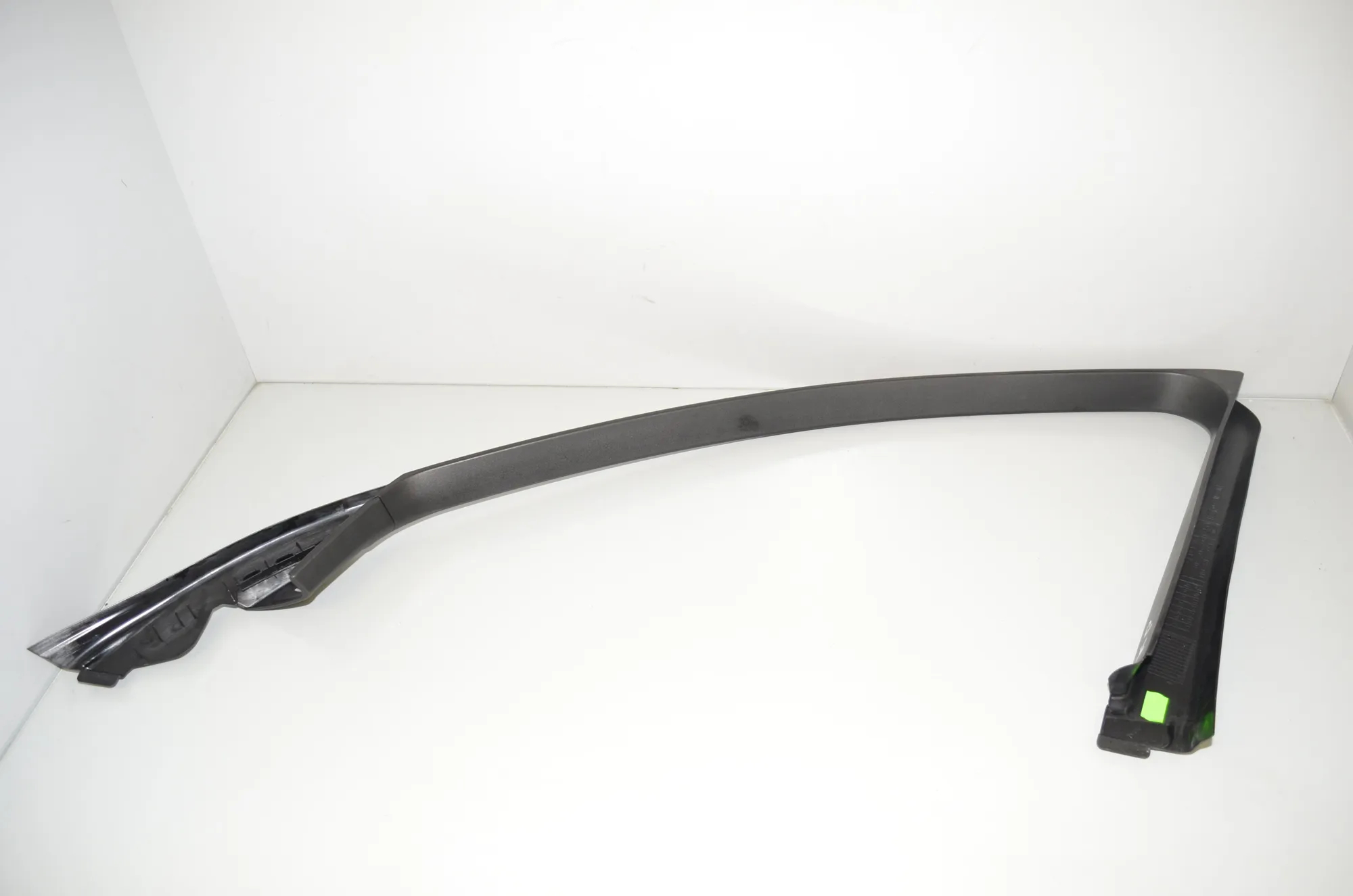 Front Left Door Panel Trim – OEM 7182011 · BMW 5 Touring (F11) 530 d xDrive 2011 – 3