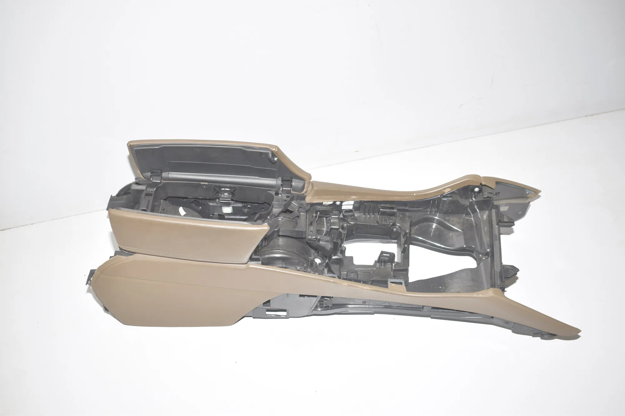 Center Console – OEM 9288913 · BMW 5 Touring (F11) 530 d 2015