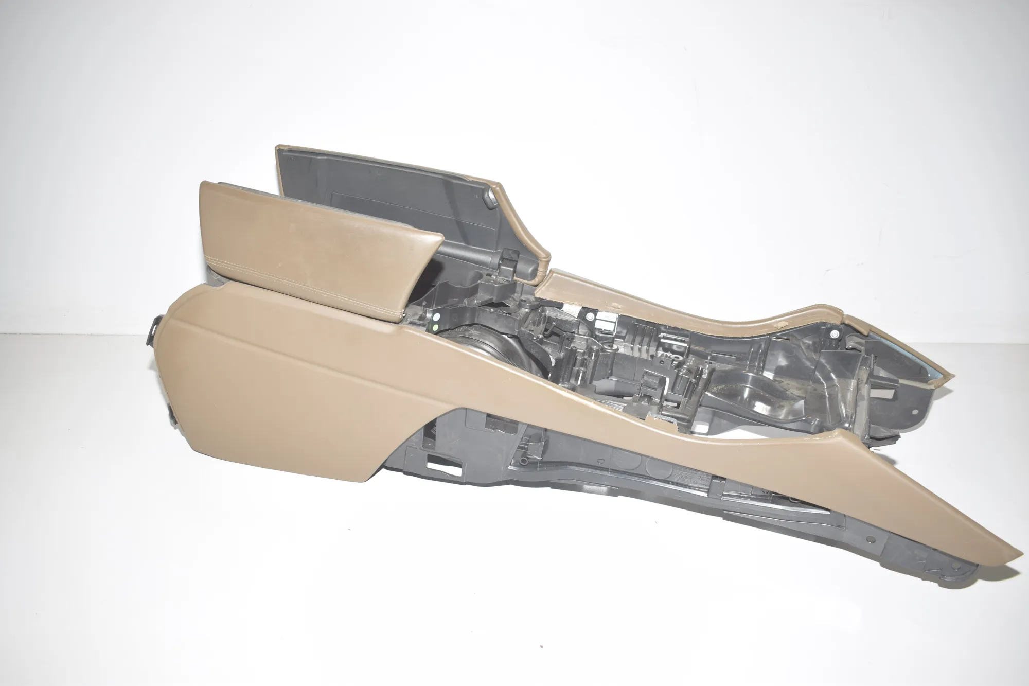 Center Console – OEM 9288913 · BMW 5 Touring (F11) 530 d 2015 – 3