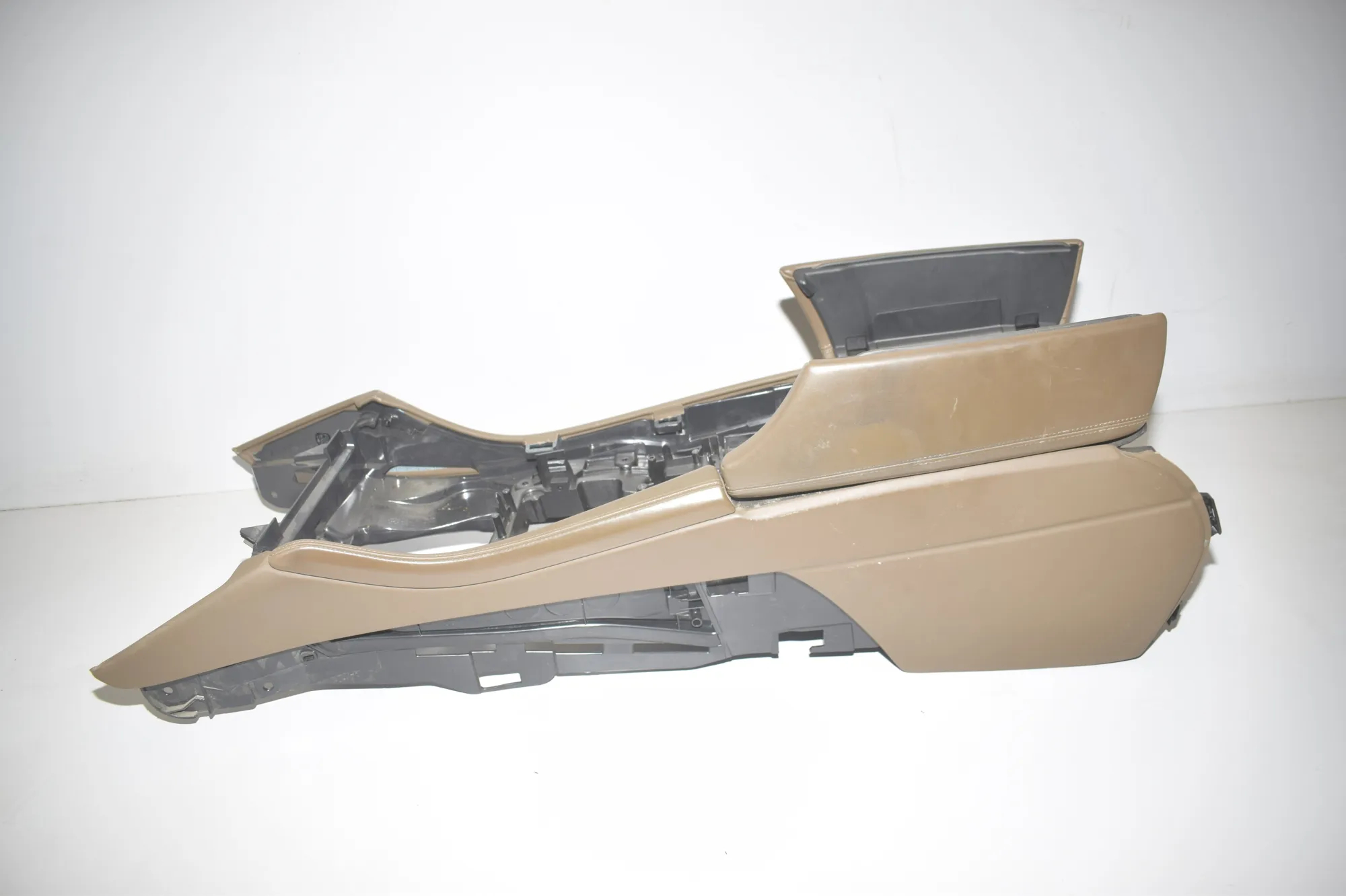 Center Console – OEM 9288913 · BMW 5 Touring (F11) 530 d 2015 – 4