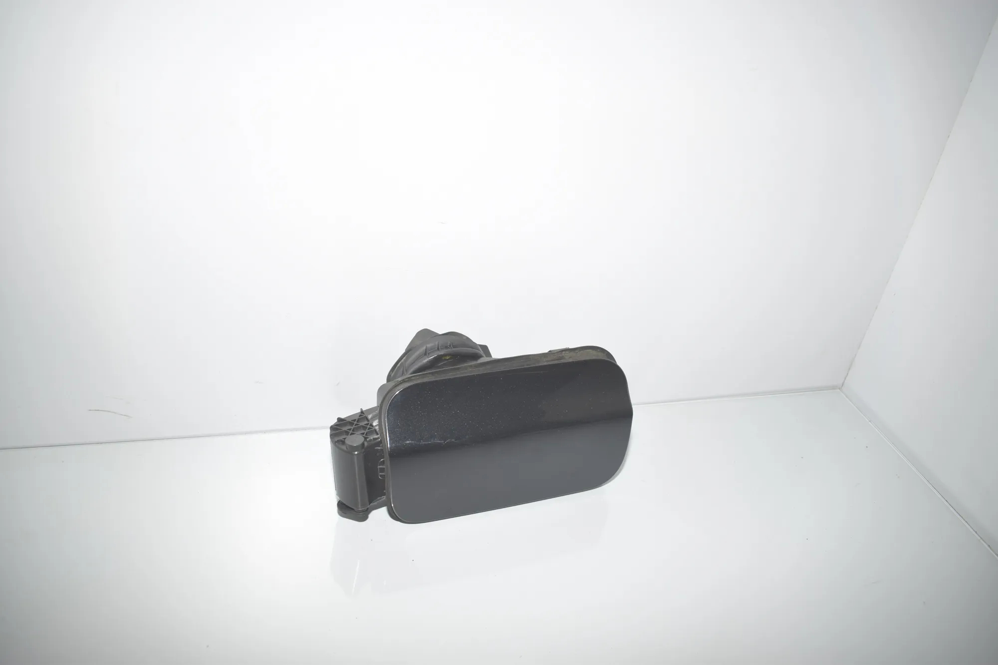 Fuel Tank Flap Cap – OEM 7217767 · BMW 5 Touring (F11) 530 d 2015 – 2