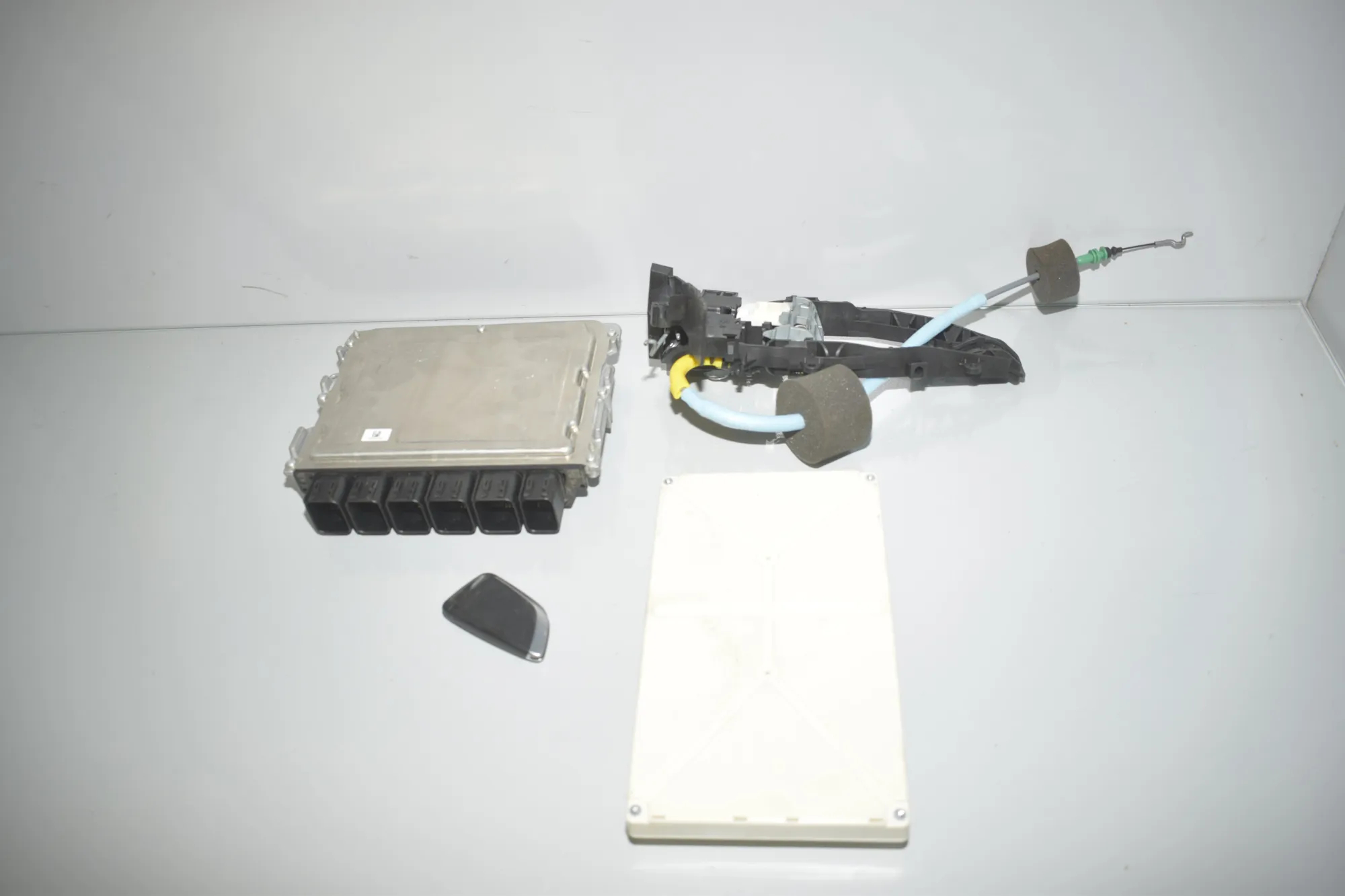 Engine Ignition ECU Set – OEM 5A46251 · BMW 3 Touring (G21) (2019 - -) 330 e Plug-in-Hybrid 2021 – 5