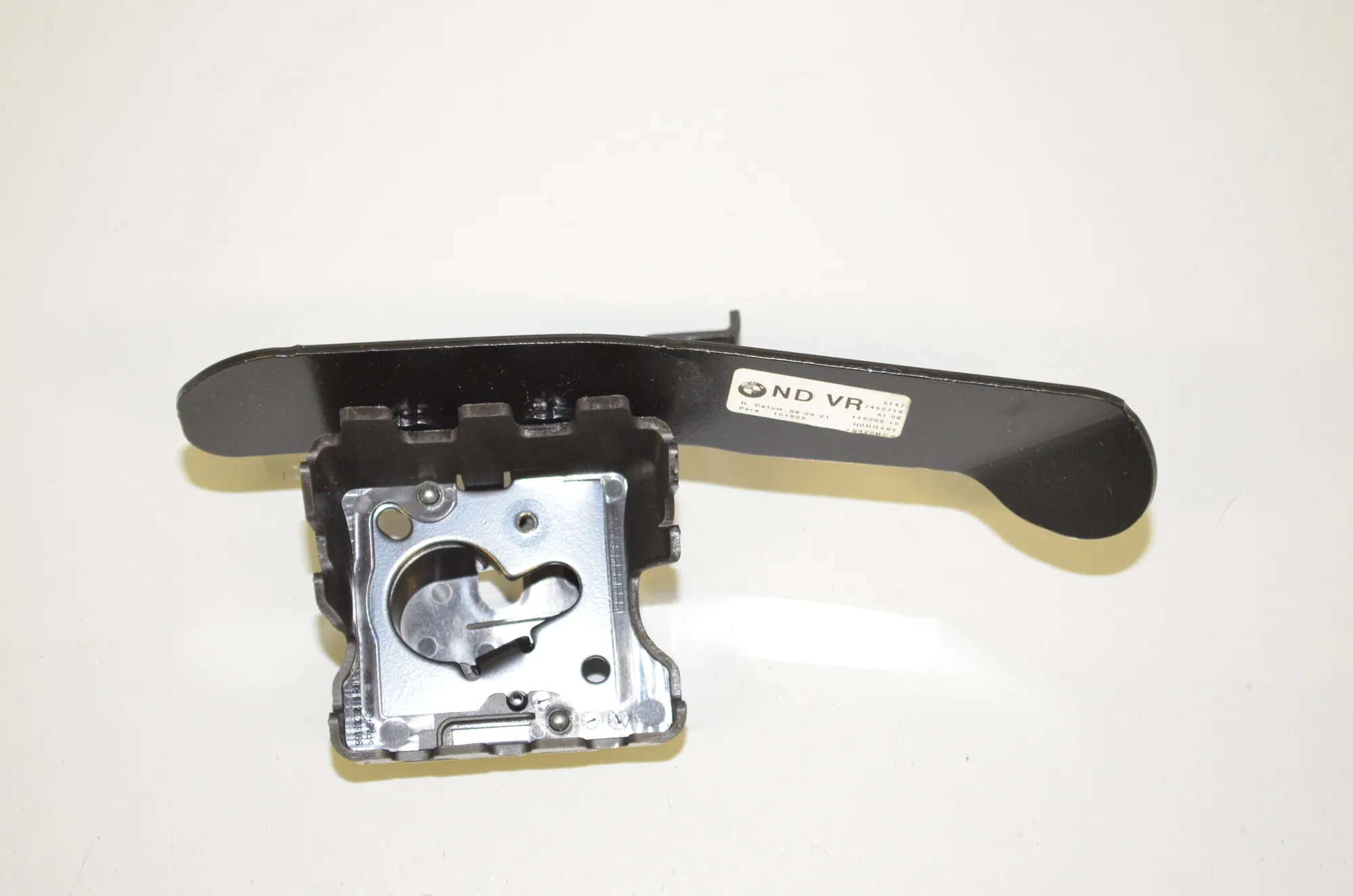 Bracket – OEM 7450718 · BMW 3 Touring (G21) (2019 - -) 330 e Plug-in-Hybrid 2021