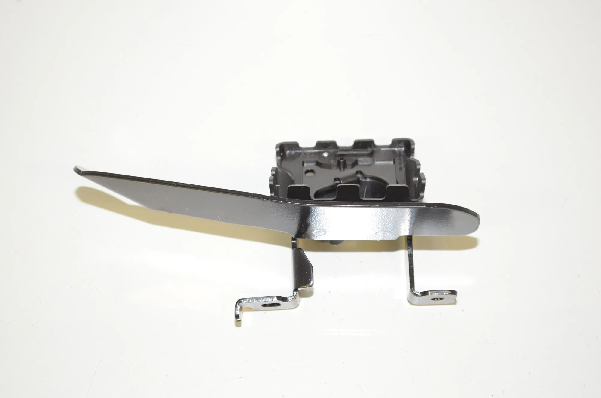 Bracket – OEM 7450718 · BMW 3 Touring (G21) (2019 - -) 330 e Plug-in-Hybrid 2021 – 2