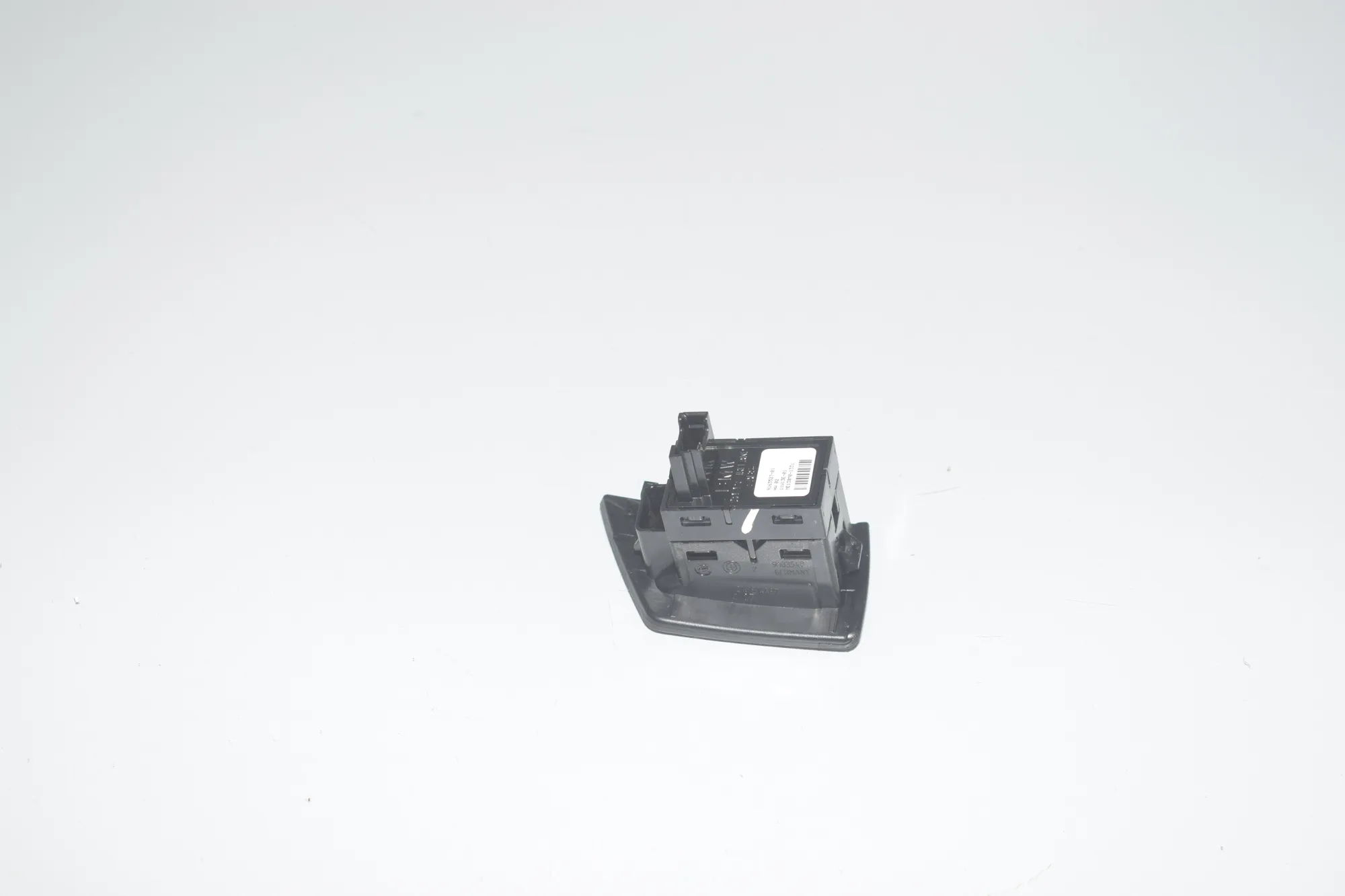 Front Right Door Window Switch – OEM 9163527 · BMW 5 Touring (F11) 530 d xDrive 2011 – 3
