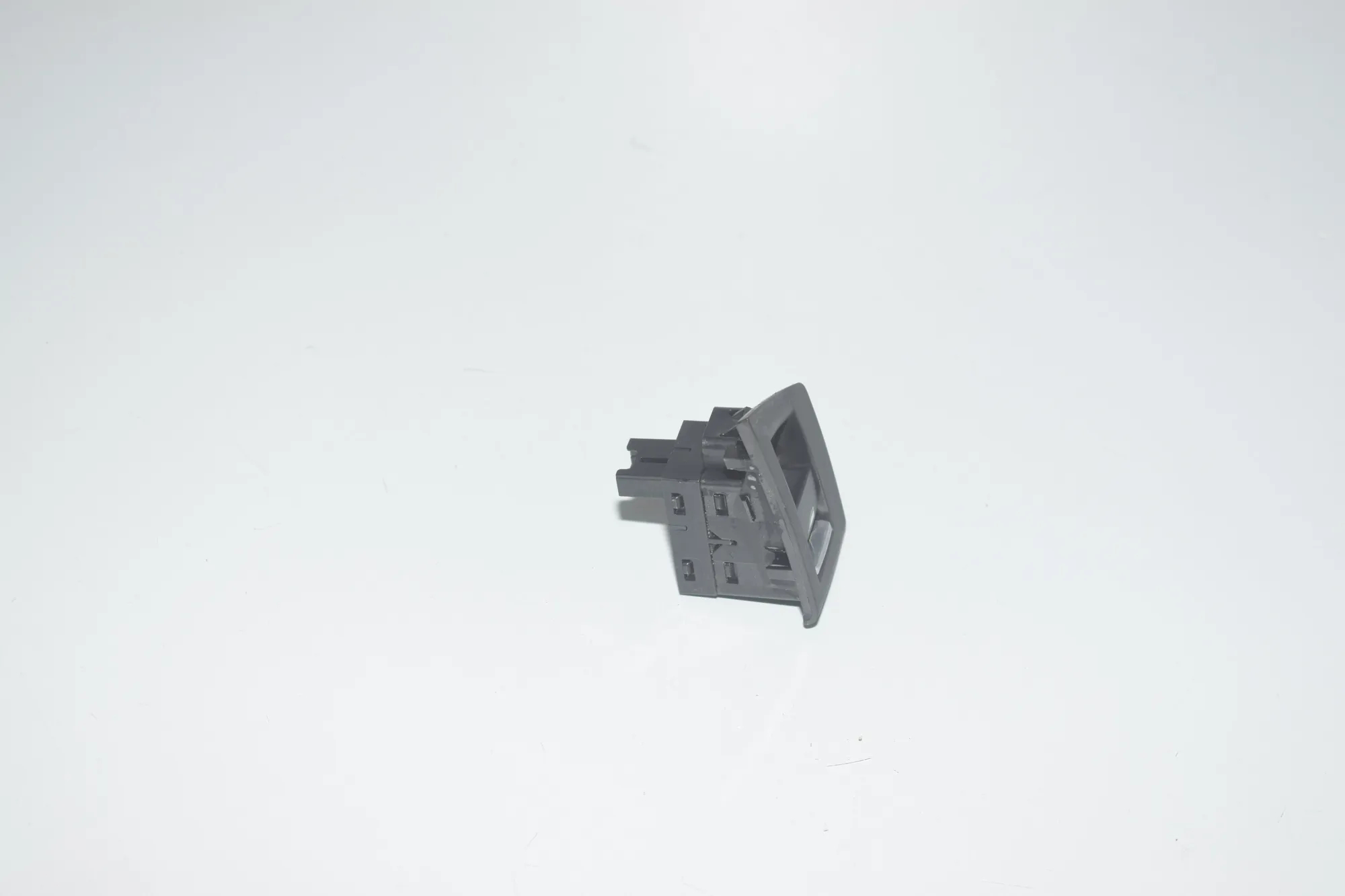 Front Right Door Window Switch – OEM 9163527 · BMW 5 Touring (F11) 530 d xDrive 2011 – 2