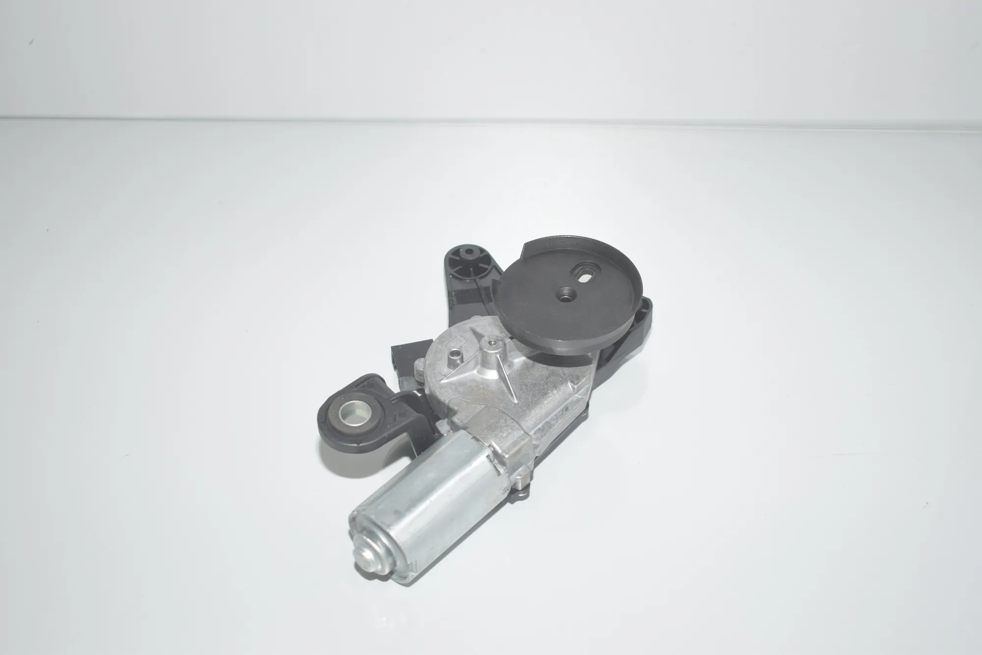 Tailgate Window Wiper Motor – OEM 7213233 · BMW 5 Touring (F11) 530 d xDrive 2011