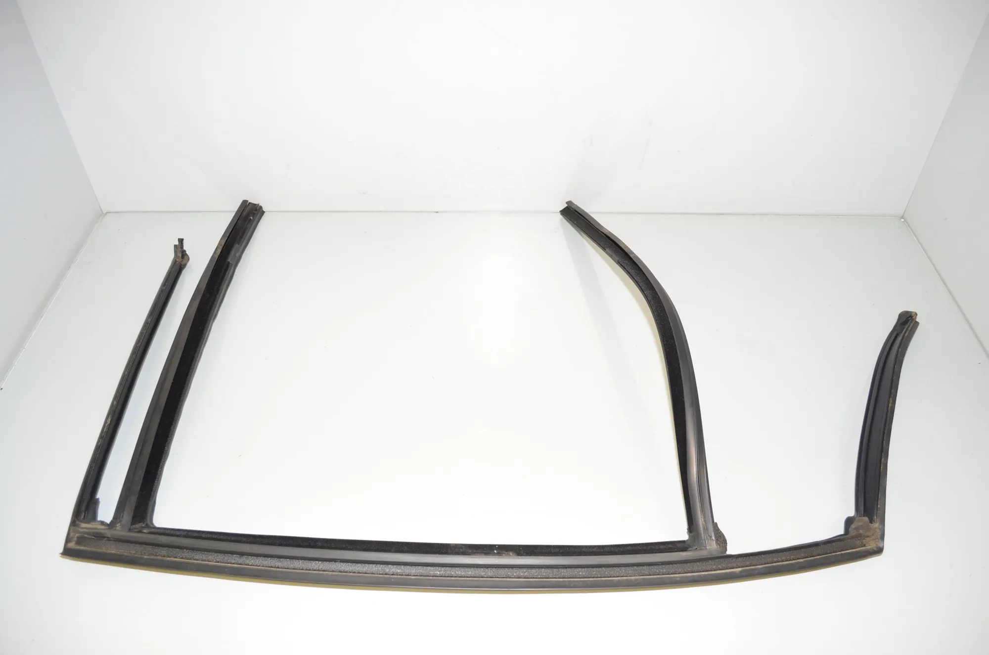 Rear Right Door Rubber Seal – OEM 7407403 · BMW 3 Touring (G21) (2019 - -) 330 e Plug-in-Hybrid 2021 – 4