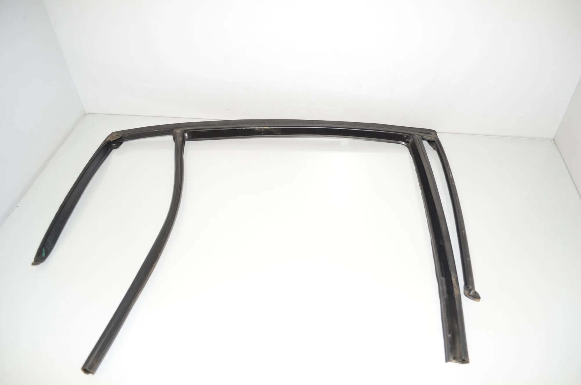Rear Right Door Rubber Seal – OEM 7407403 · BMW 3 Touring (G21) (2019 - -) 330 e Plug-in-Hybrid 2021 – 3