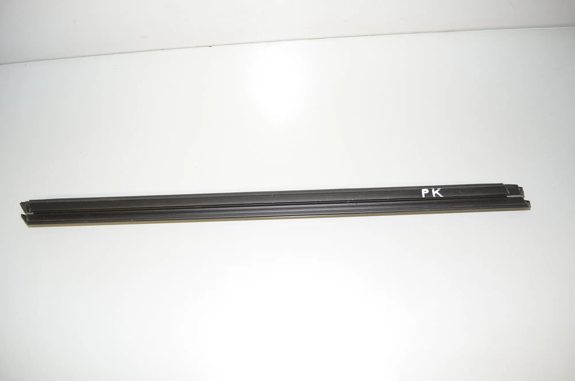 Front Left Door Window Strip – OEM 7407419 · BMW 3 Touring (G21) (2019 - -) 330 e Plug-in-Hybrid 2021 – 4