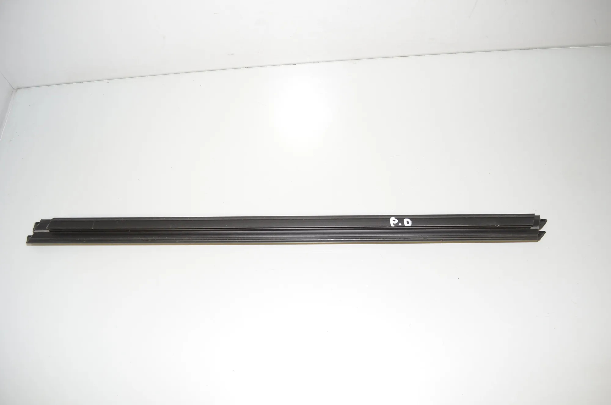 Front Right Door Window Molding – OEM 7407420 · BMW 3 Touring (G21) (2019 - -) 330 e Plug-in-Hybrid 2021 – 4