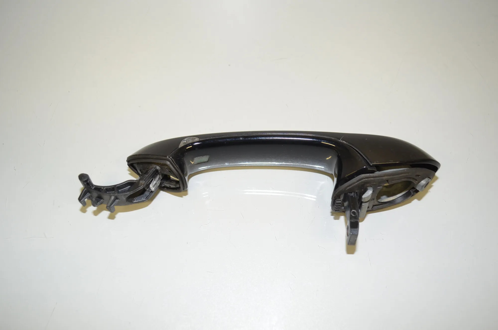 Front Left Door Exterior Handle – OEM 7470569 · BMW 3 Touring (G21) (2019 - -) 330 e Plug-in-Hybrid 2021 – 4