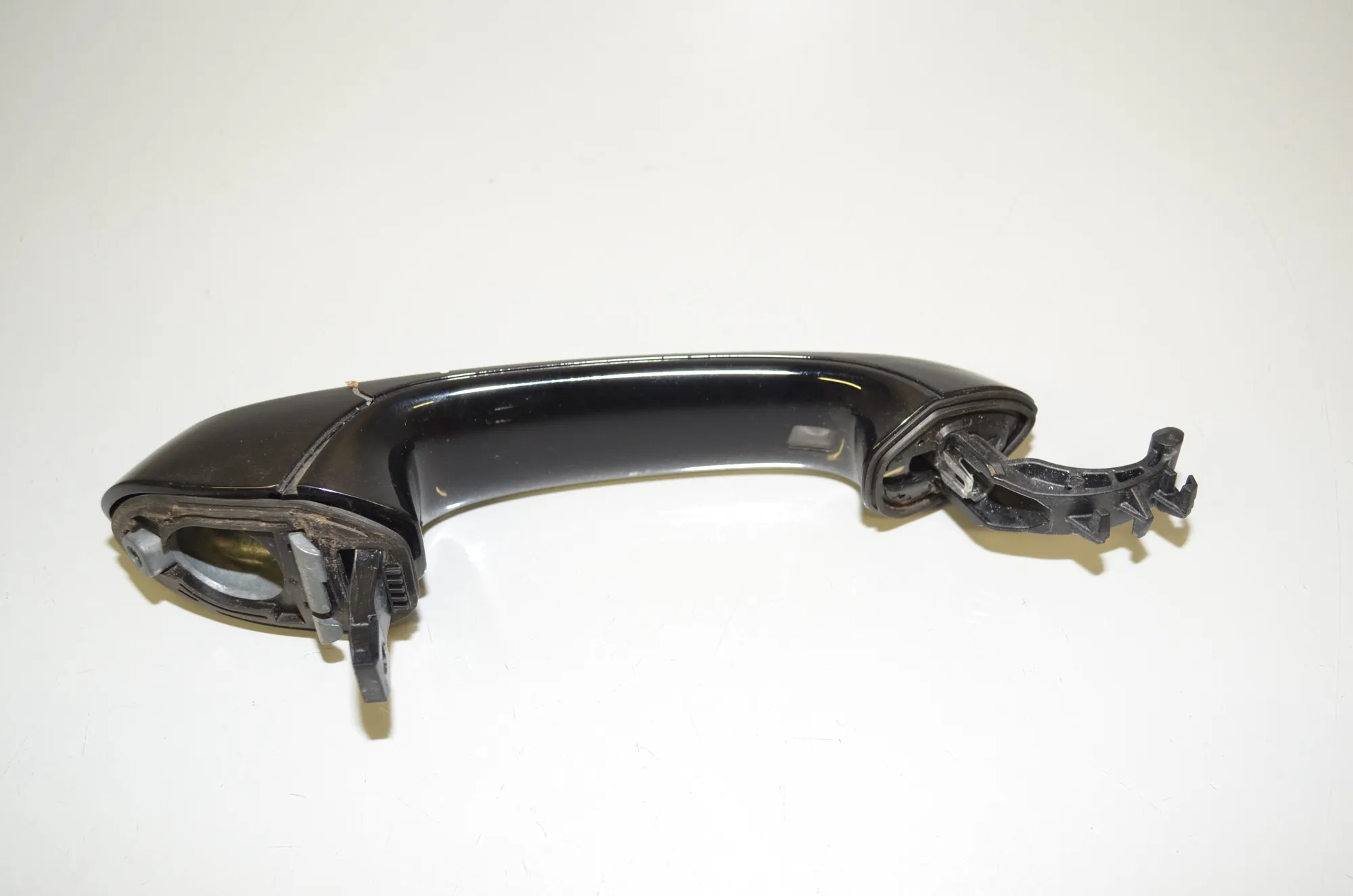 Front Left Door Exterior Handle – OEM 7470569 · BMW 3 Touring (G21) (2019 - -) 330 e Plug-in-Hybrid 2021 – 2