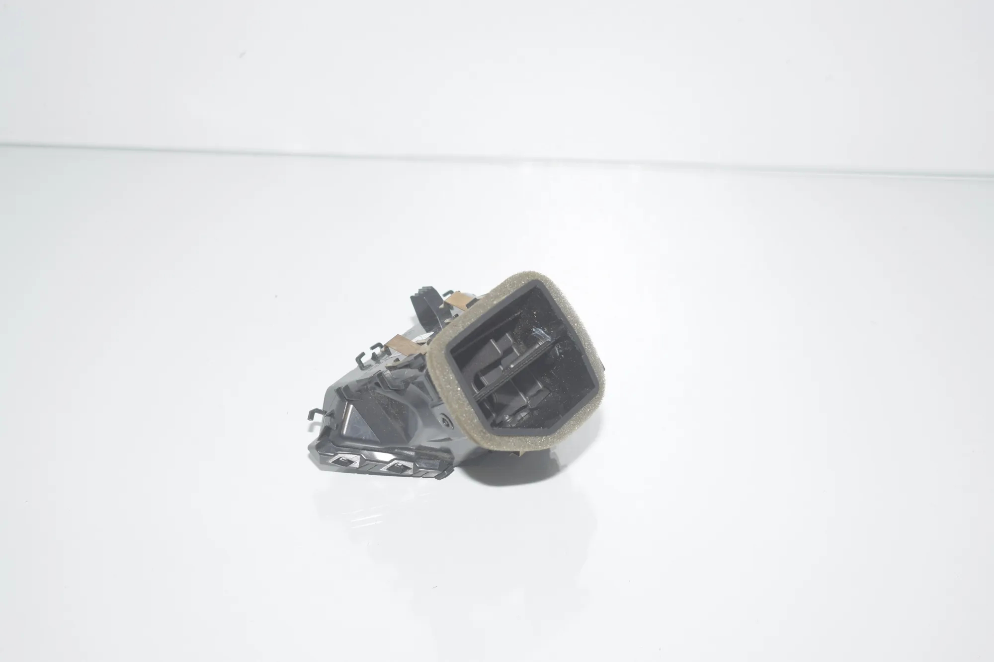 Dashboard Air Vents – OEM 6805563 · BMW 3 Touring (G21) BMW 3 Touring (G21) 320 d xDrive 2023 – 3