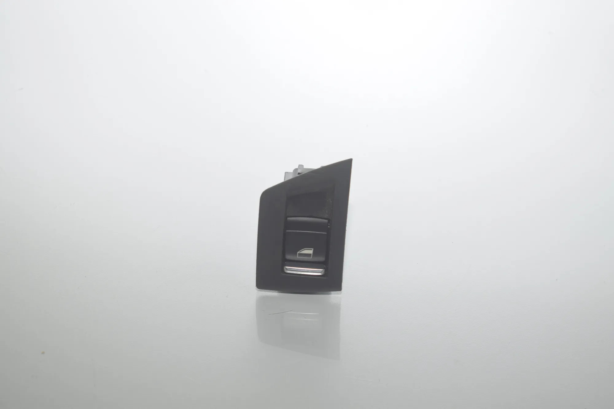 Front Right Door Window Switch – OEM 9163527 · BMW 5 Touring (F11) 530 d xDrive 2011