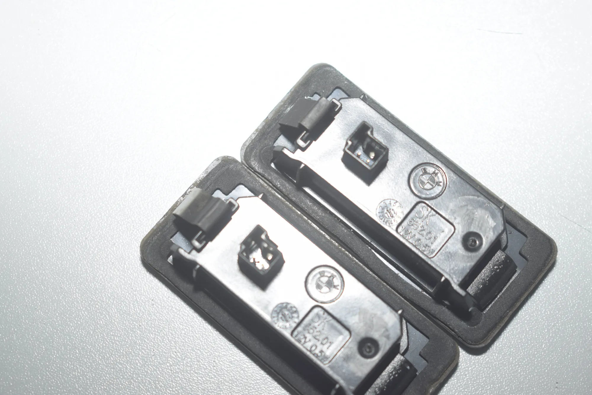 License Plate Lights – OEM 7193293 · BMW 5 Touring (F11) 530 d xDrive 2011 – 5