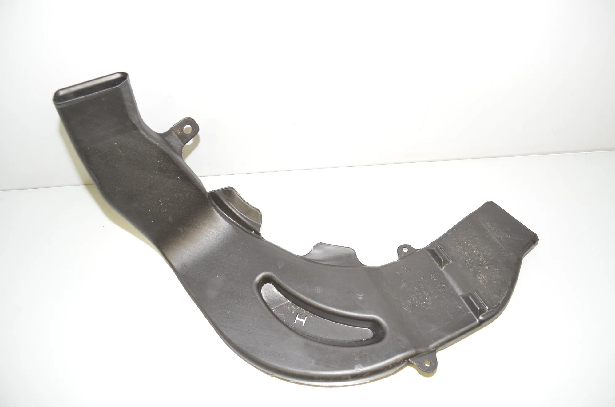 Interior Air Duct Channel – OEM 7443137 · BMW 3 Touring (G21) (2019 - -) 330 e Plug-in-Hybrid 2021 – 2