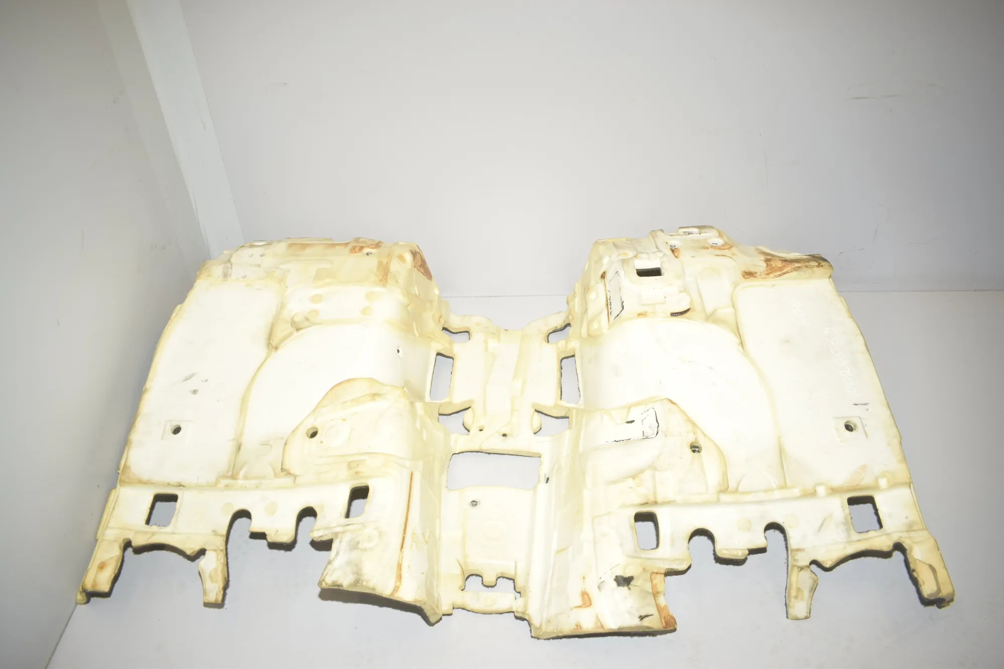 Interior Mat – OEM 8054154 · BMW 6 Gran Coupe (F06) 650 i xDrive 2013 – 5