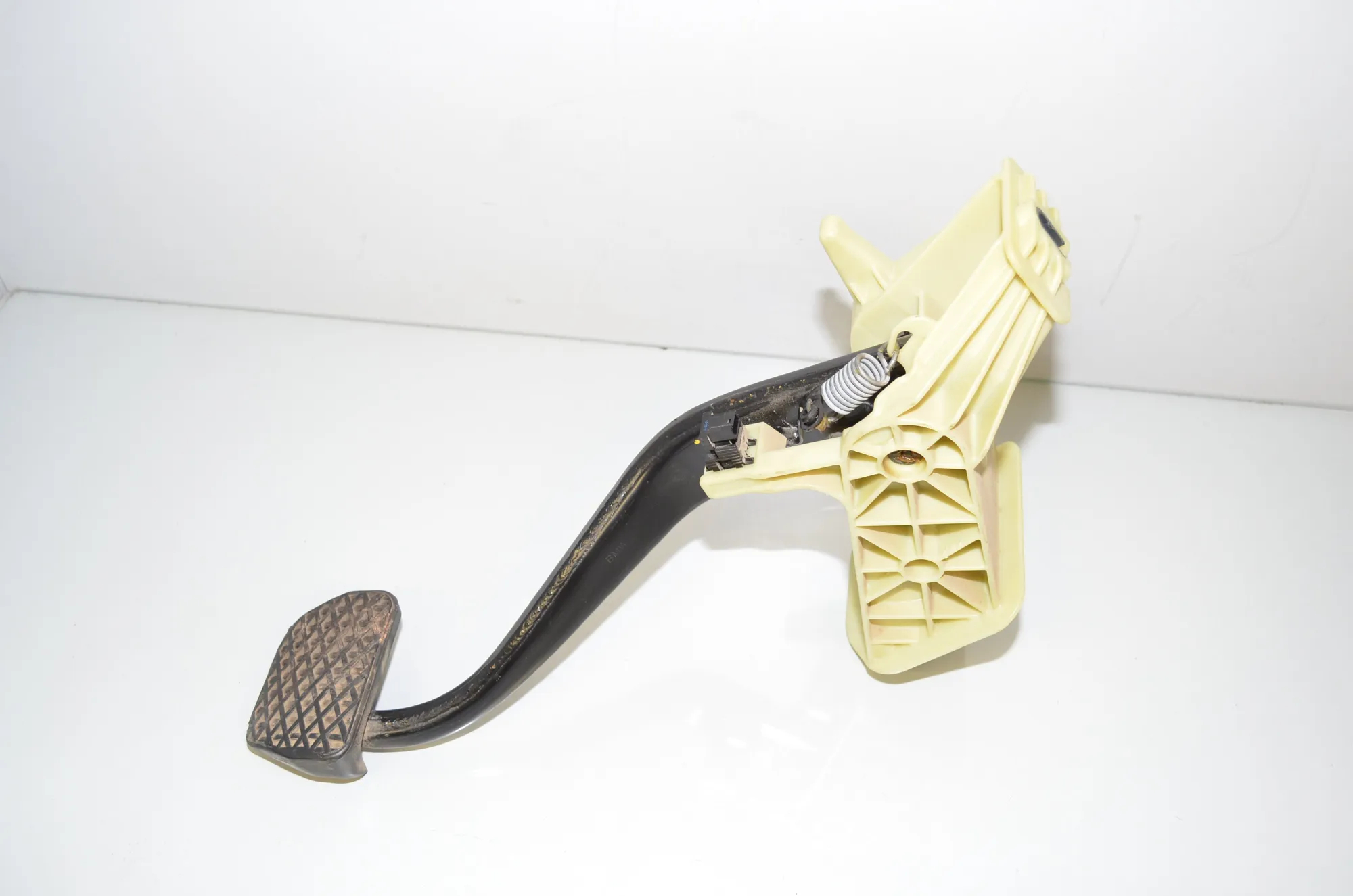 Brake Pedal – OEM 6799891 · BMW 5 Touring (F11) 530 d 2015 – 2