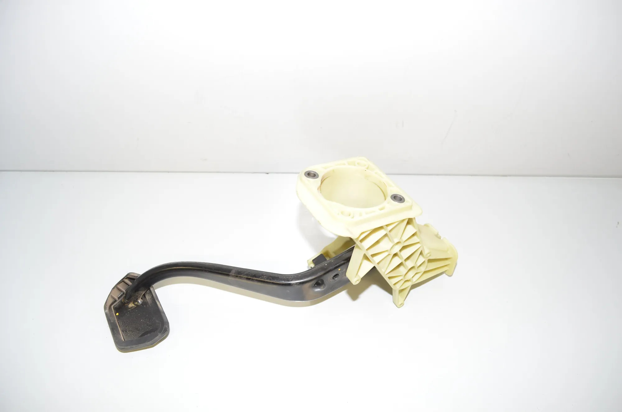Brake Pedal – OEM 6799891 · BMW 5 Touring (F11) 530 d 2015 – 3