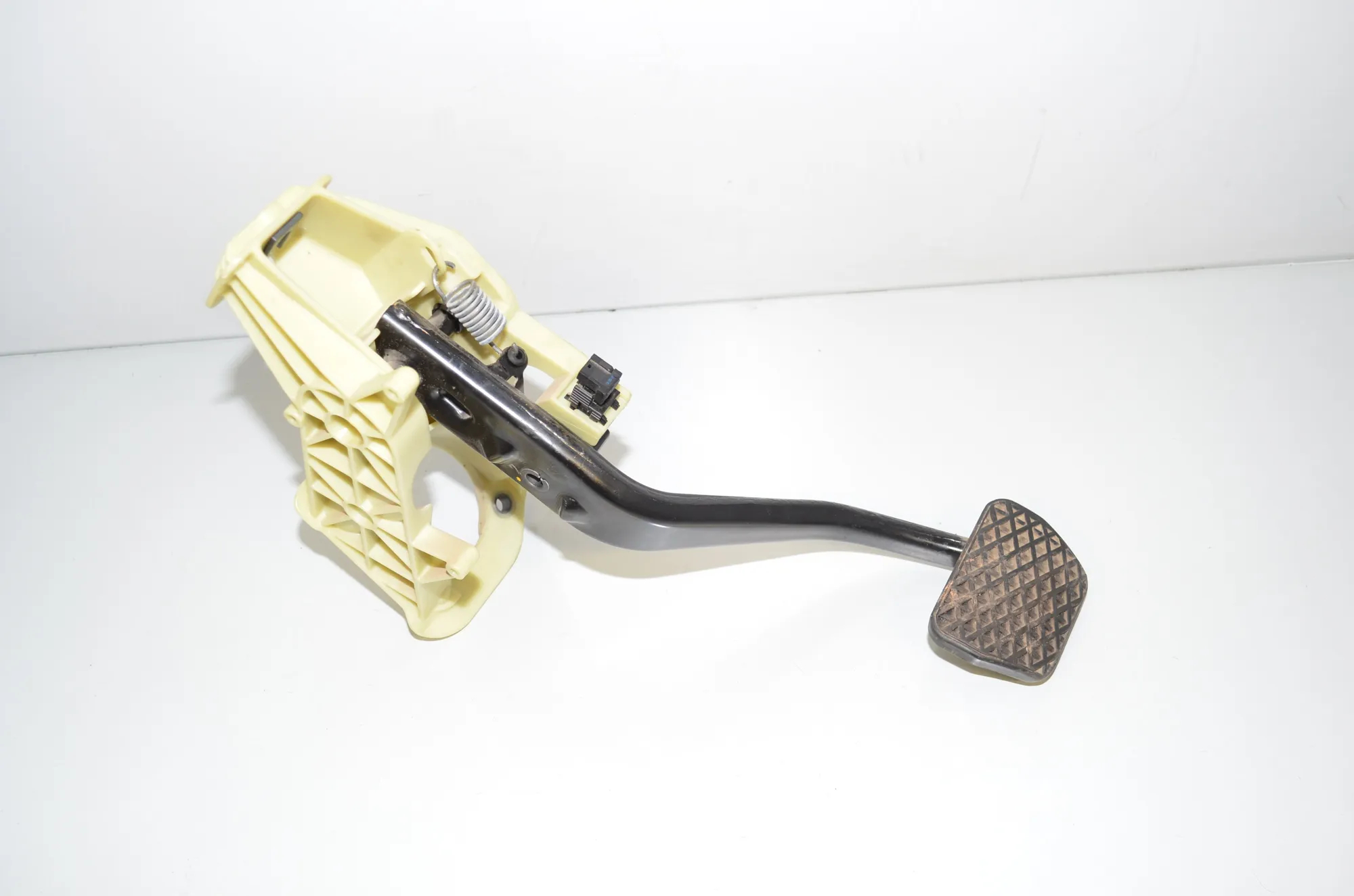 Brake Pedal – OEM 6799891 · BMW 5 Touring (F11) 530 d 2015