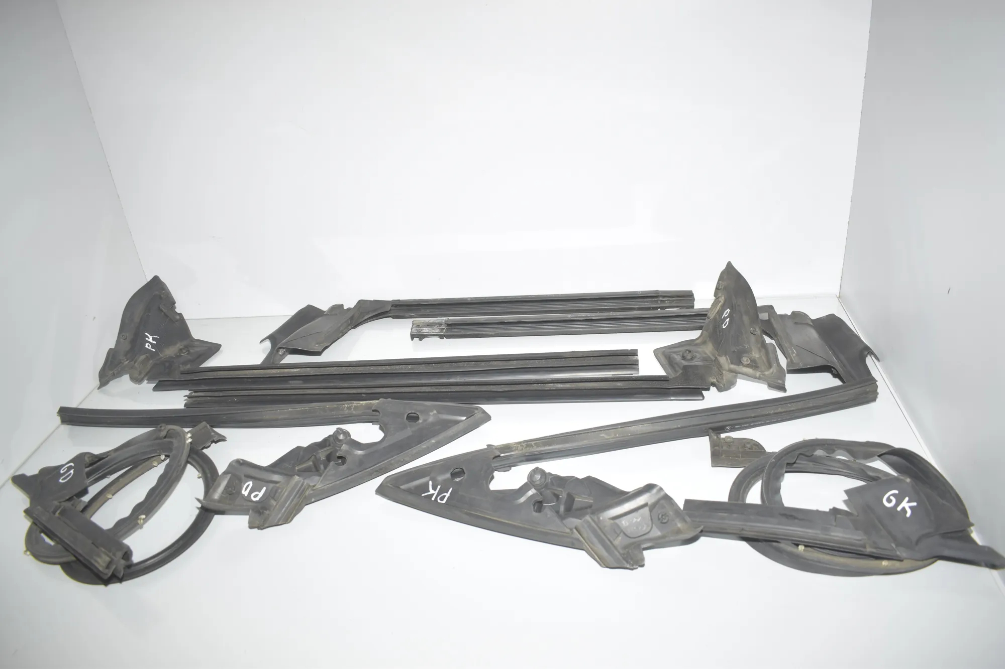 Rear Left Door Seal Rubber – OEM 7275313 · BMW 6 Gran Coupe (F06) 650 i xDrive 2013