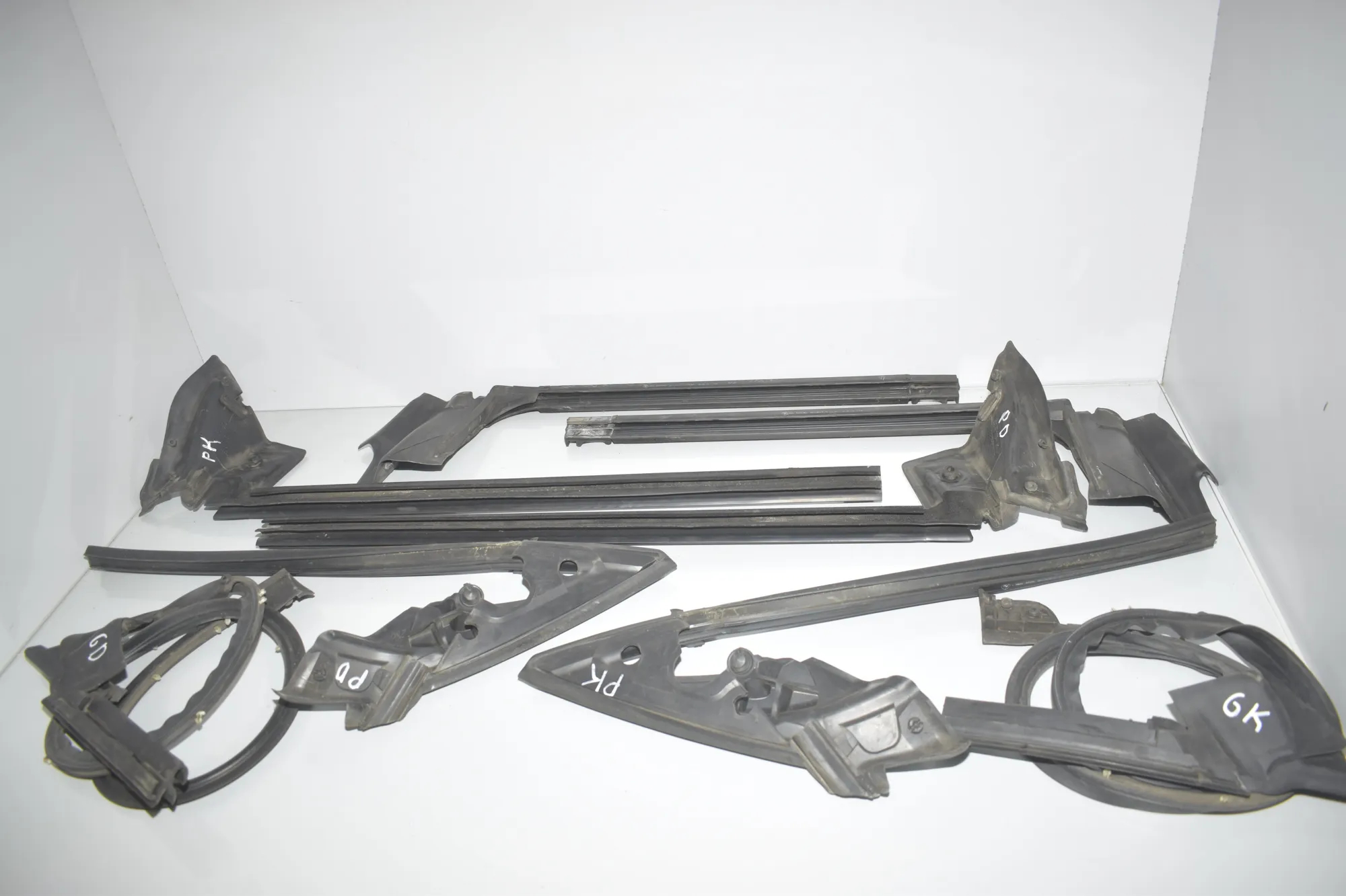 Rear Left Door Seal Rubber – OEM 7275313 · BMW 6 Gran Coupe (F06) 650 i xDrive 2013 – 2