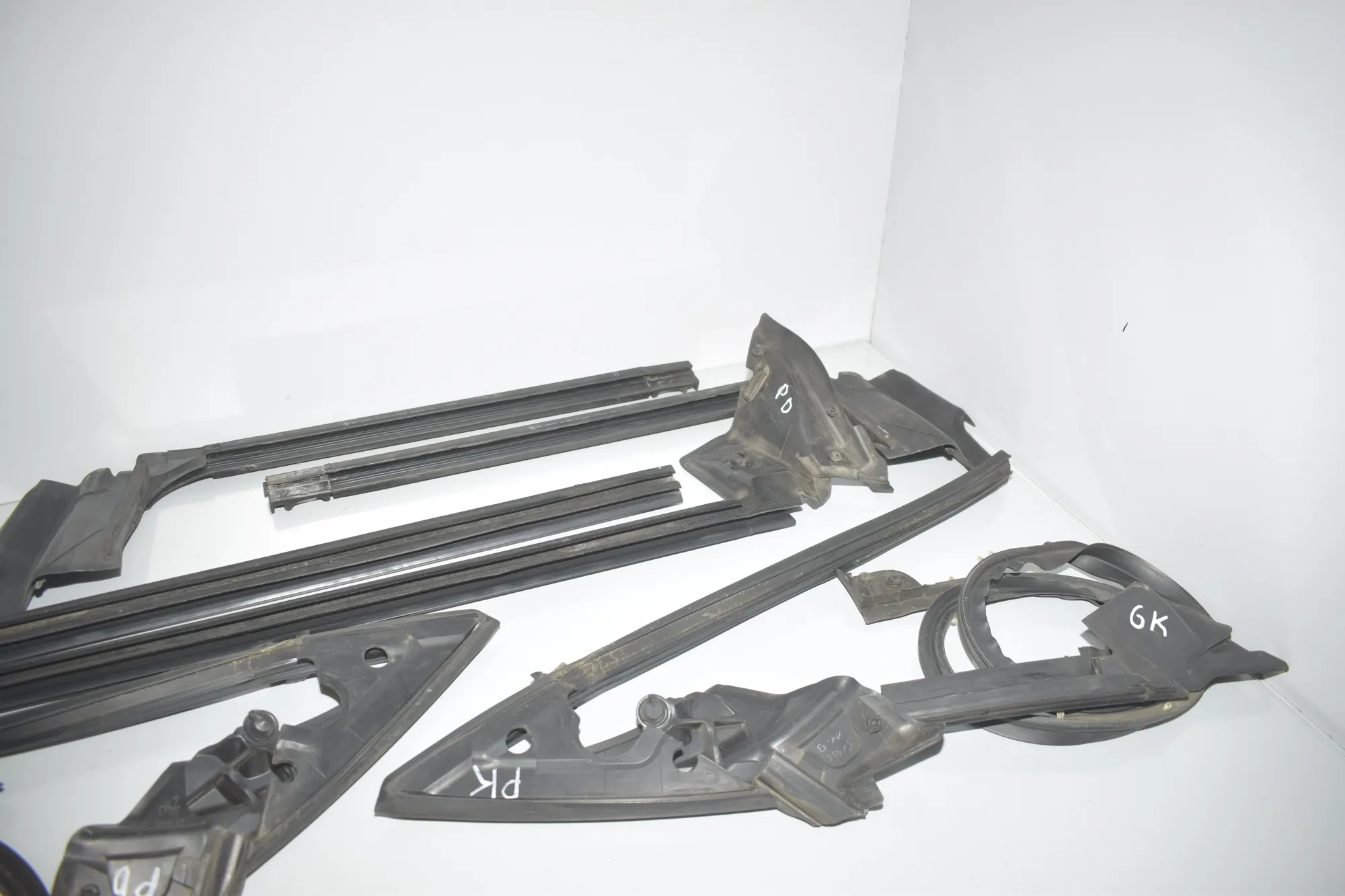 Rear Left Door Seal Rubber – OEM 7275313 · BMW 6 Gran Coupe (F06) 650 i xDrive 2013 – 4