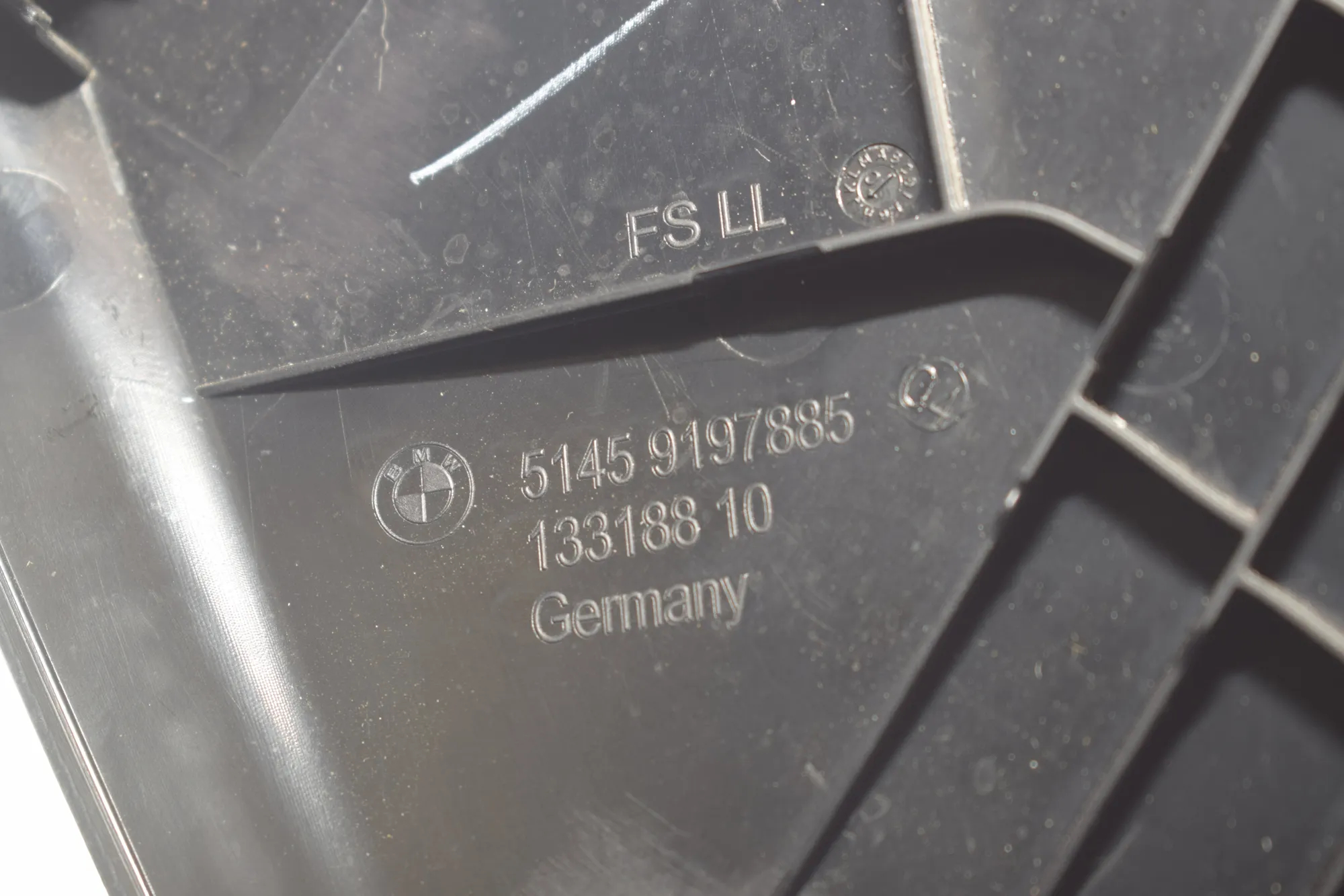 Dashboard Side Trim – OEM 9197885 · BMW 6 Gran Coupe (F06) 650 i xDrive 2013 – 5