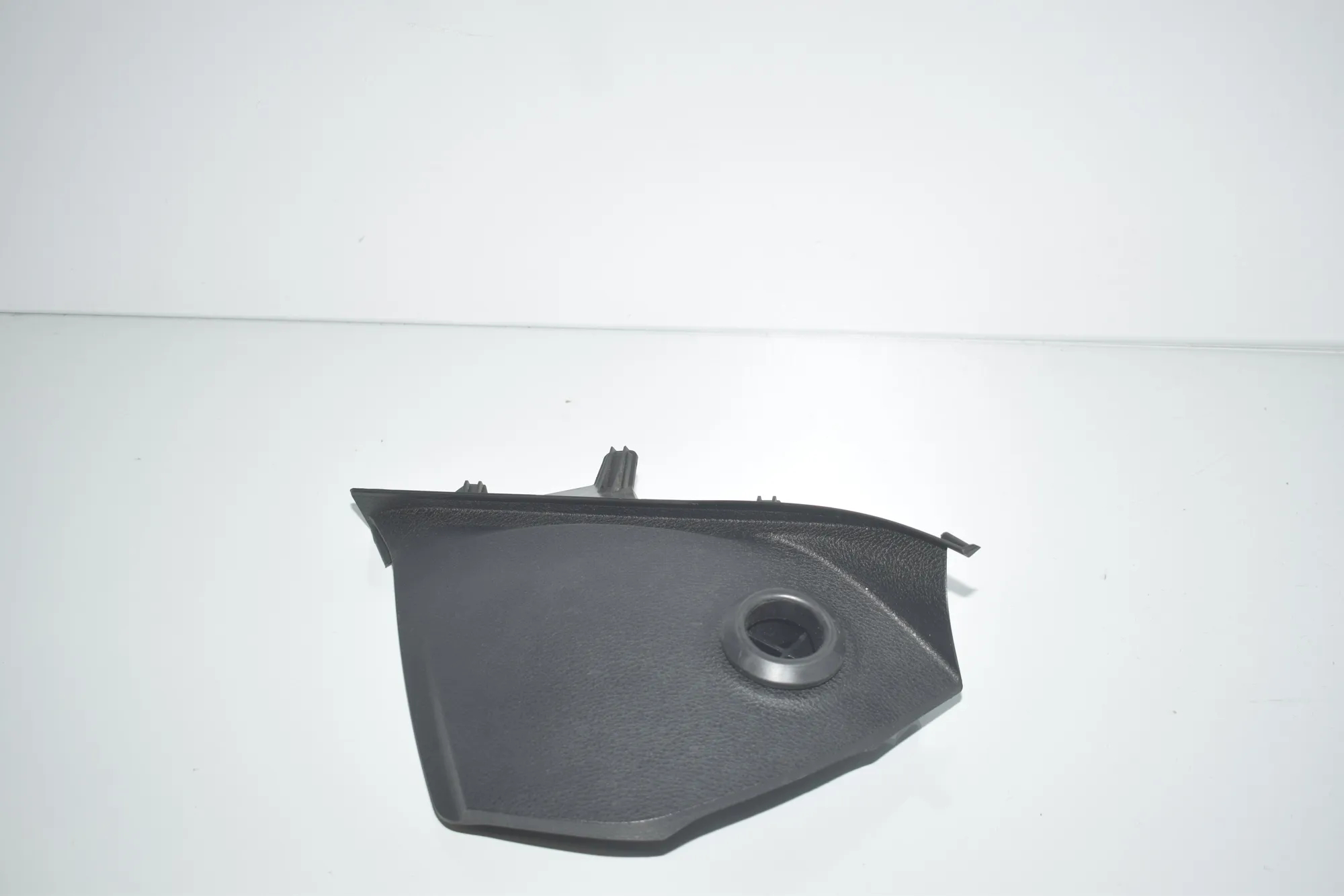 Dashboard Side Trim – OEM 9197885 · BMW 6 Gran Coupe (F06) 650 i xDrive 2013 – 2
