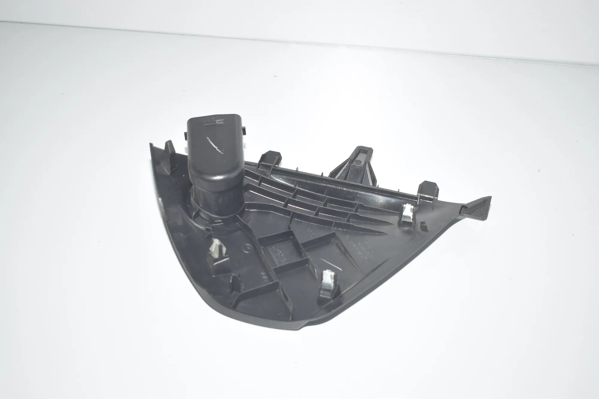 Dashboard Side Trim – OEM 9197885 · BMW 6 Gran Coupe (F06) 650 i xDrive 2013 – 4