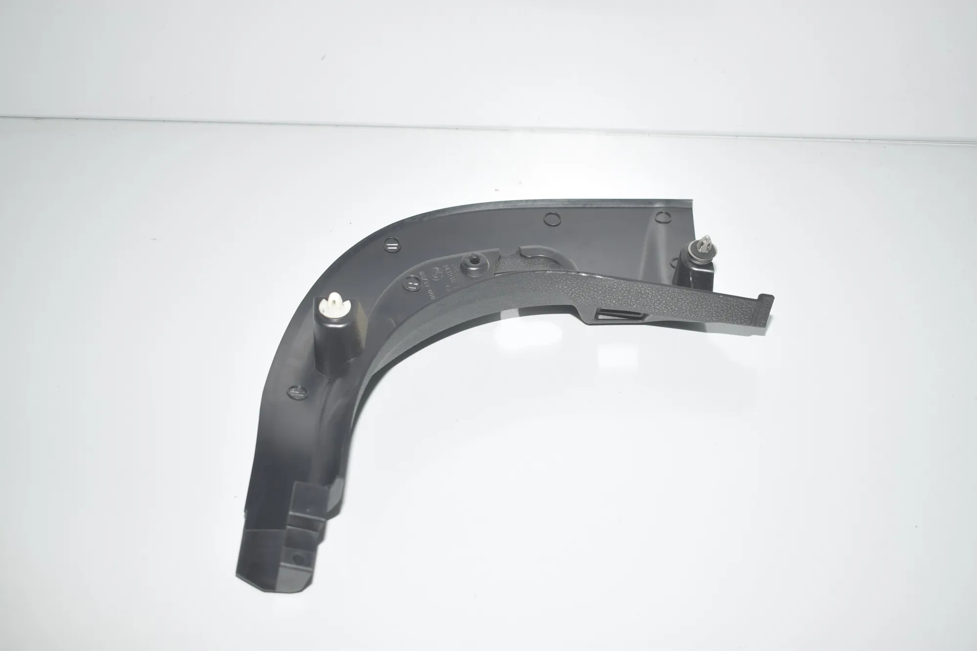 Front Left Interior Step Trim – OEM 7328013 · BMW 6 Gran Coupe (F06) 650 i xDrive 2013 – 3