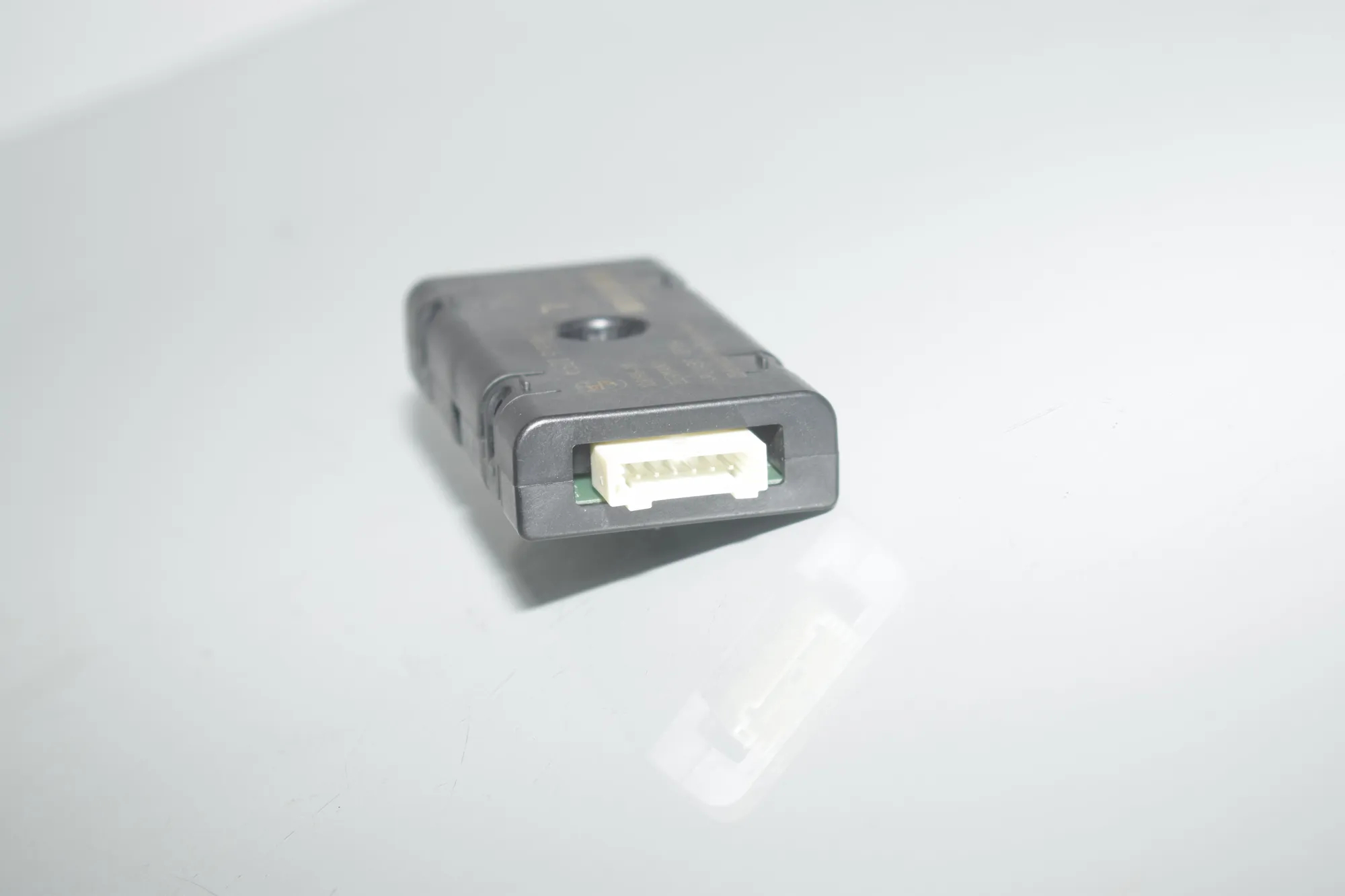 Antenna Amplifier – OEM 9199865 · BMW 5 Touring (F11) 530 d 2015 – 3