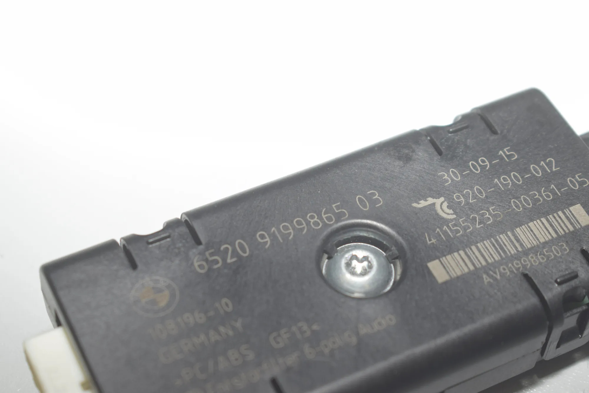 Antenna Amplifier – OEM 9199865 · BMW 5 Touring (F11) 530 d 2015 – 5