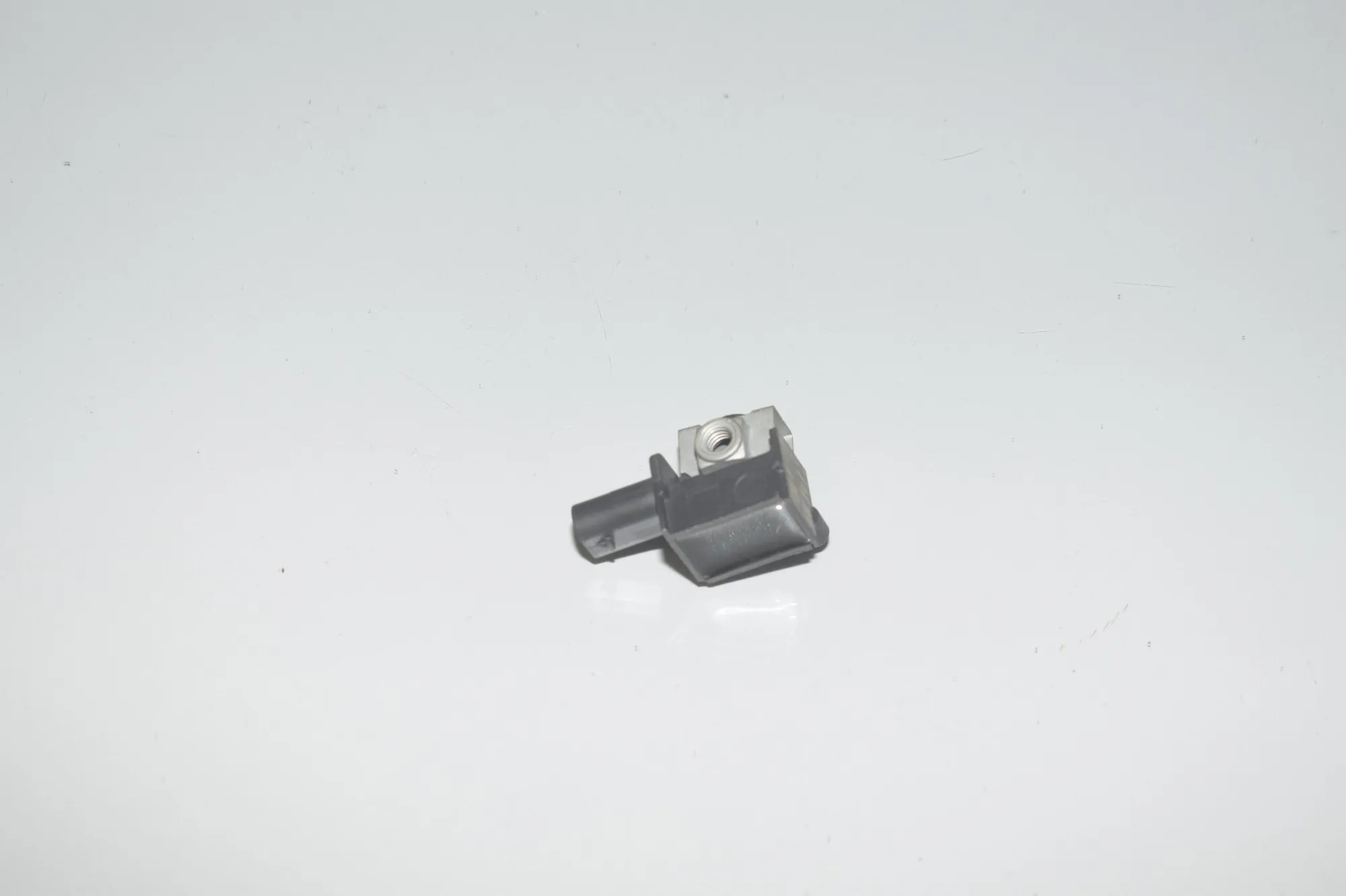 Front Left Impact Sensor – OEM 9224177 · BMW 5 Touring (F11) 530 d 2015 – 2