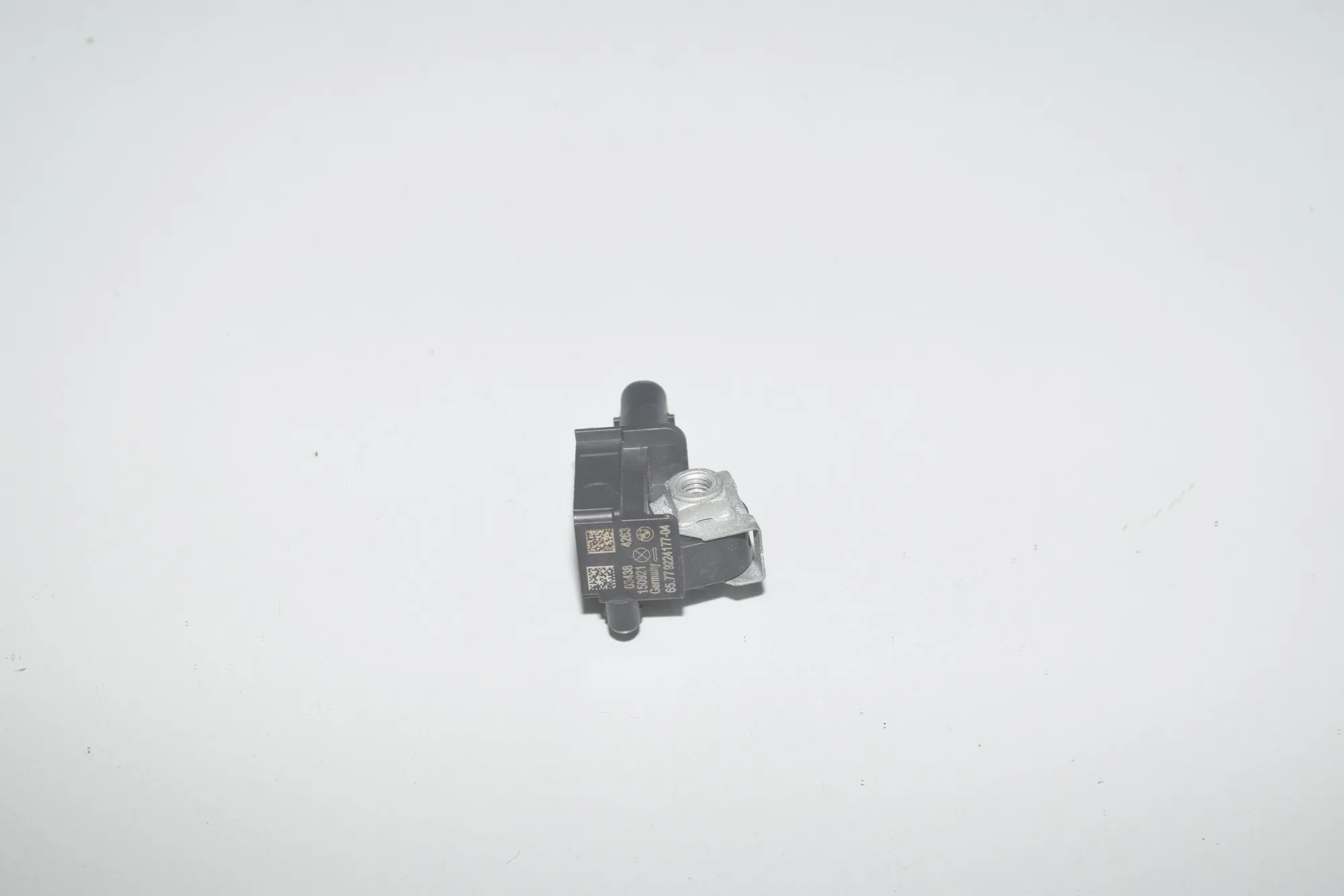 Front Right Impact Sensor – OEM 9224177 · BMW 5 Touring (F11) 530 d 2015 – 4