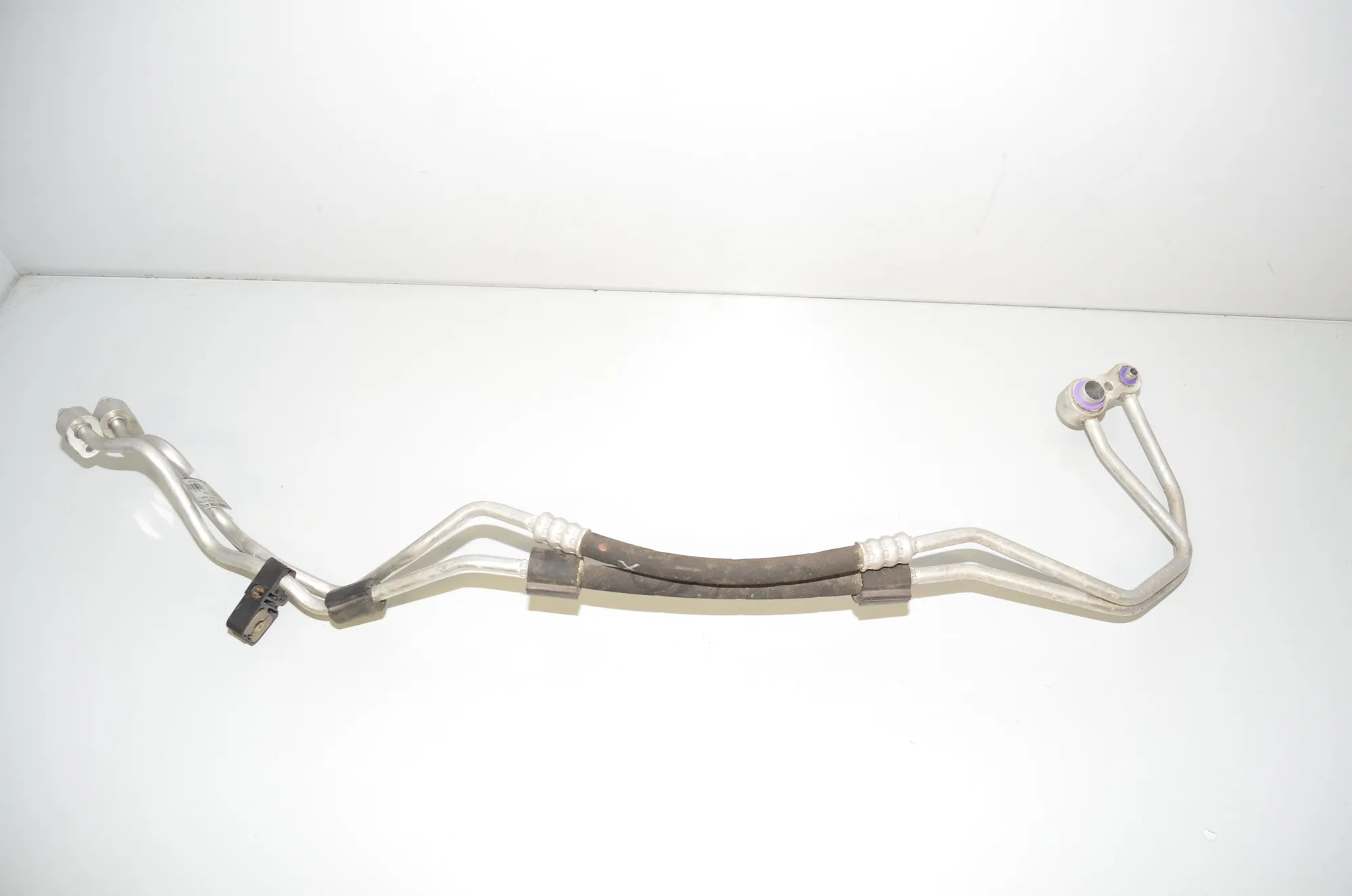 A/C Air Con Hose Pipe – OEM 9395473 · BMW 3 Touring (G21) (2019 - -) 330 e Plug-in-Hybrid 2021 – 3