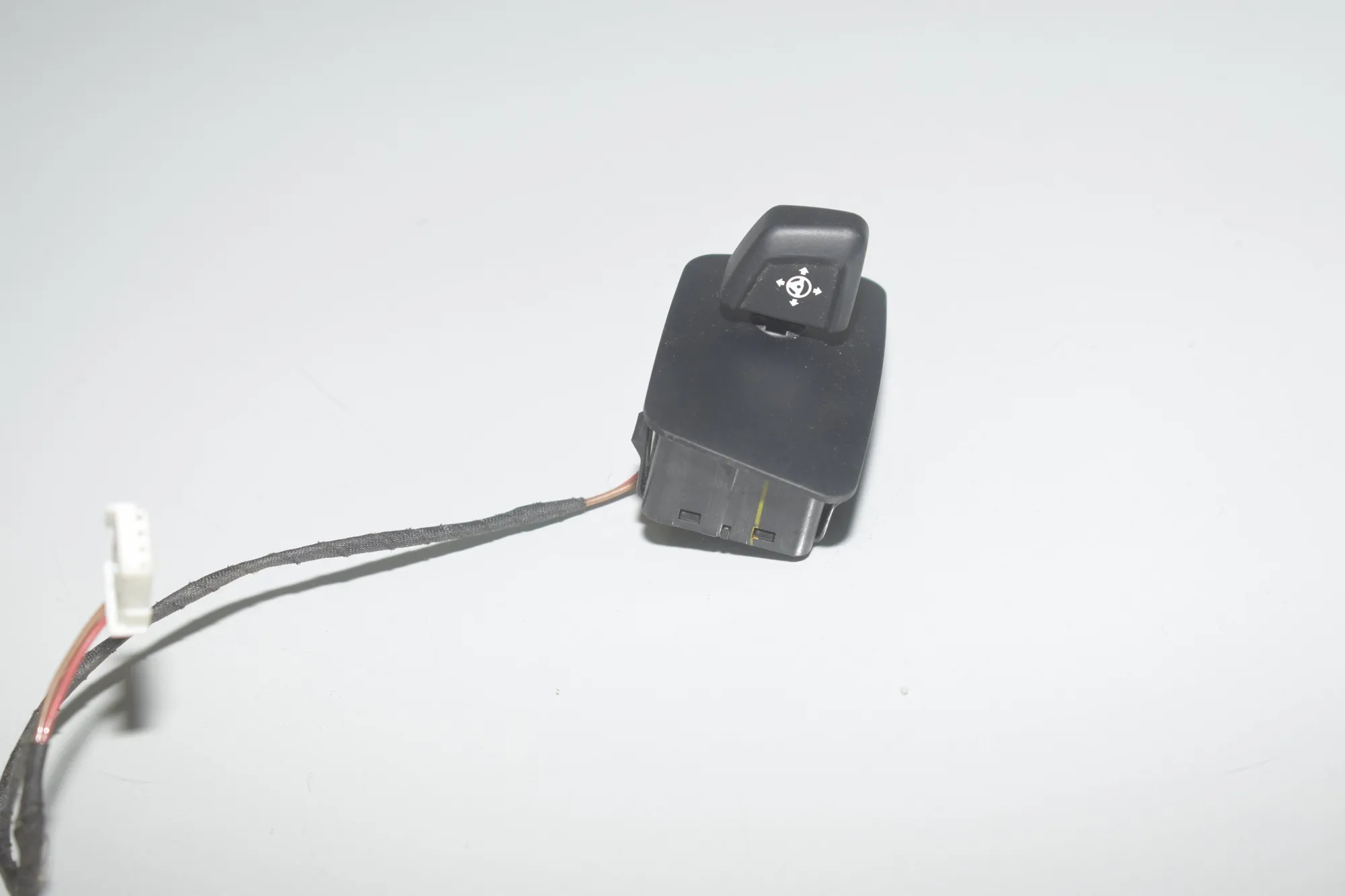 Steering Wheel Position Control Knob – OEM 9188877 · BMW 5 Touring (F11) 530 d 2015