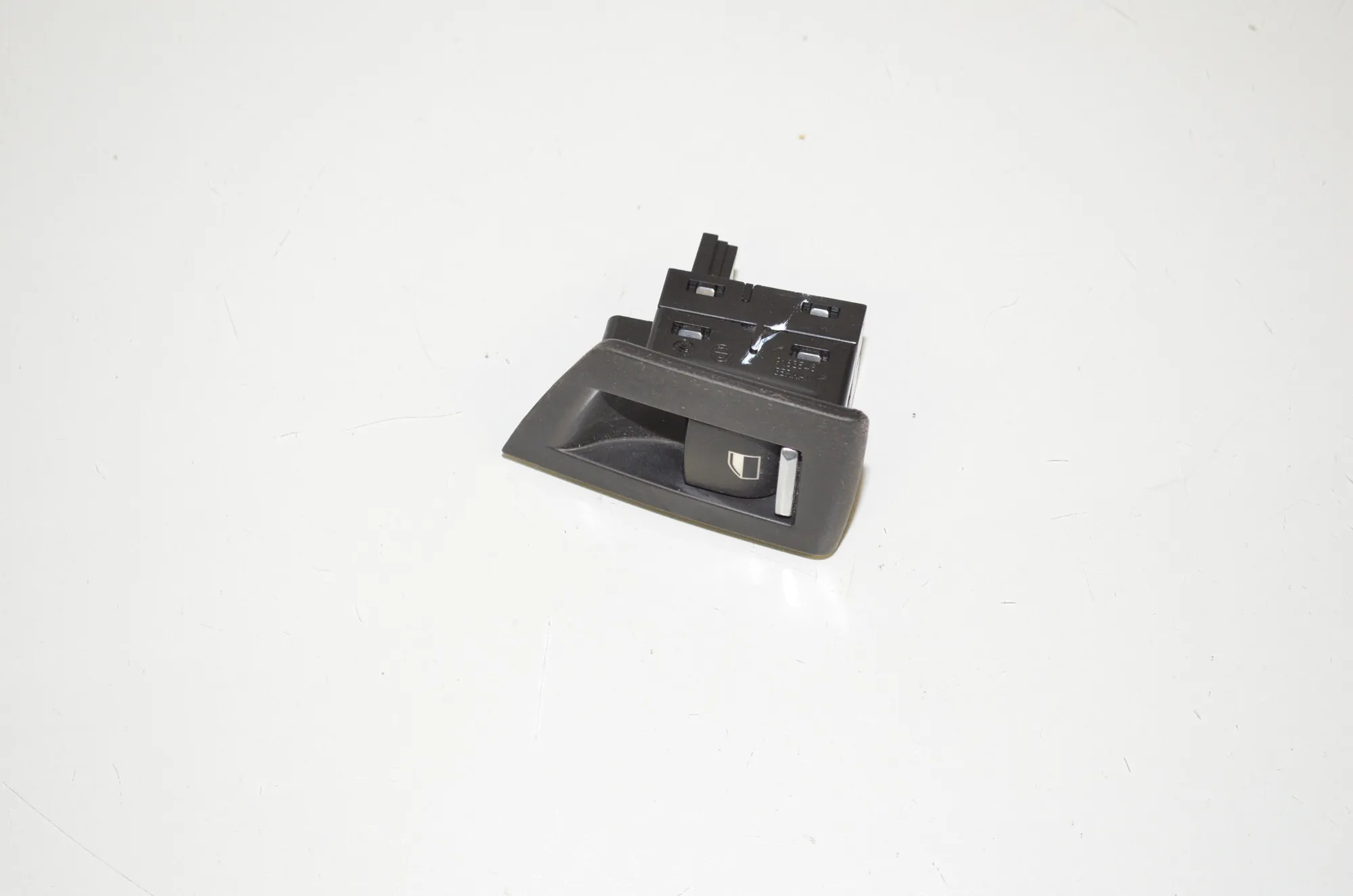 Rear Right Door Window Switch – OEM 9163527 · BMW 5 Touring (F11) 530 d xDrive 2011 – 2